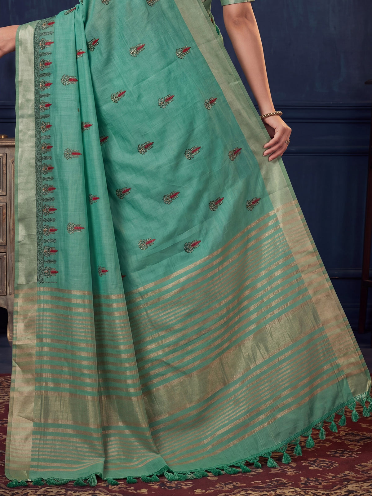 Sea Green Cotton Linen saree – detail view 5