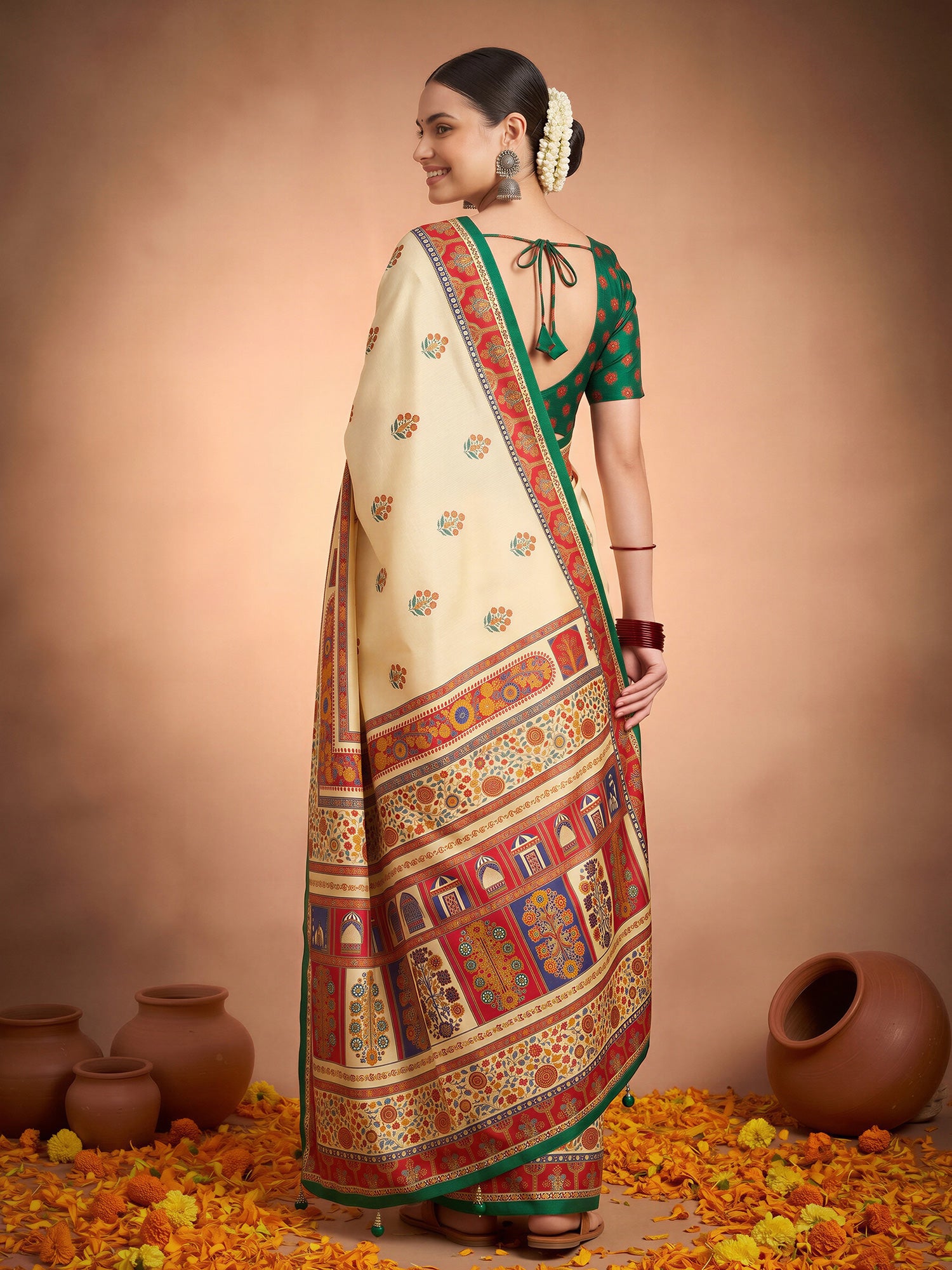Cream Silk Blend saree – detail view 1