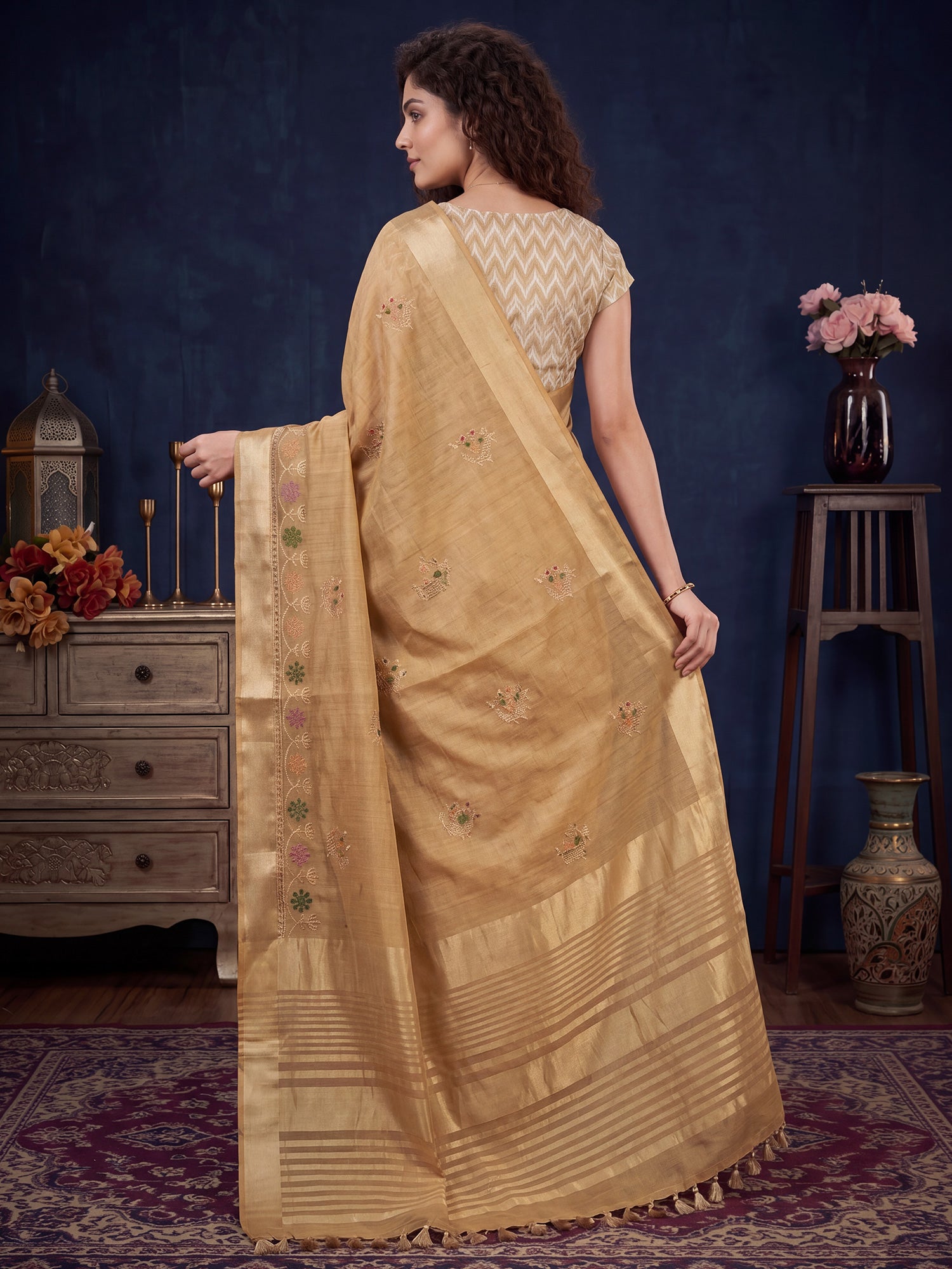 Beige Cotton Linen saree – detail view 1