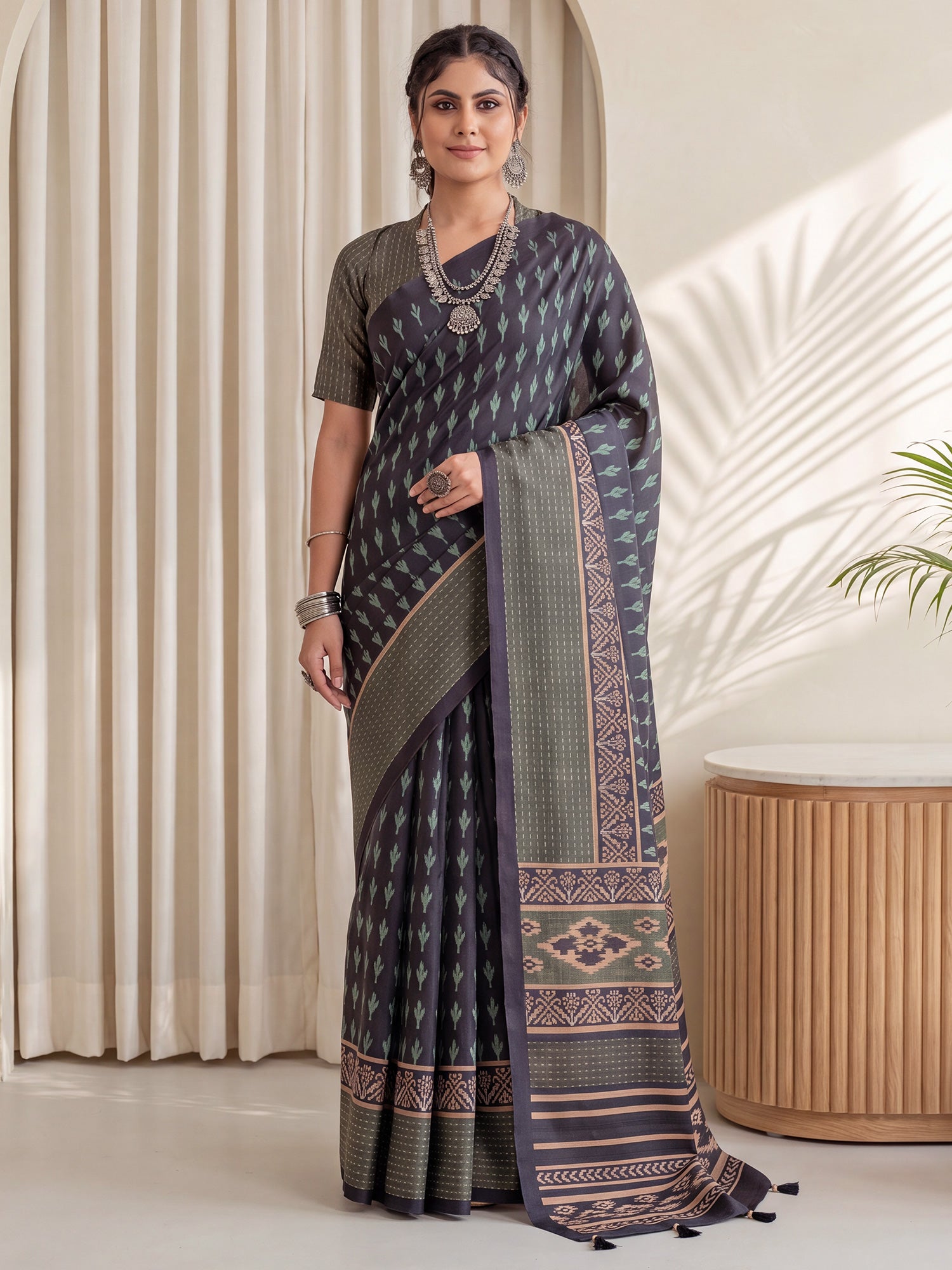 Navy Blue Silk Blend saree – detail view 2