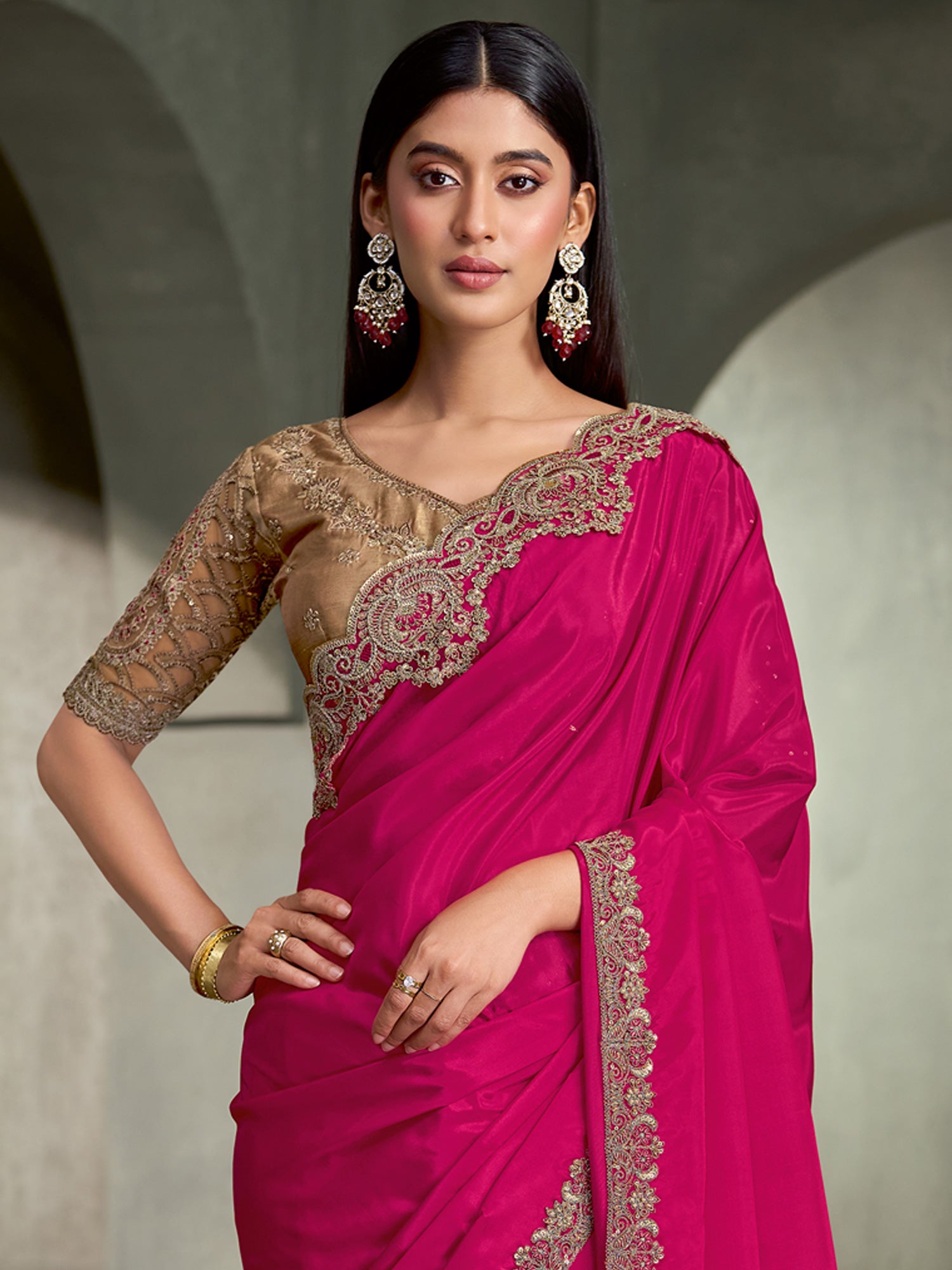 Pink Crepe saree – detail view 2