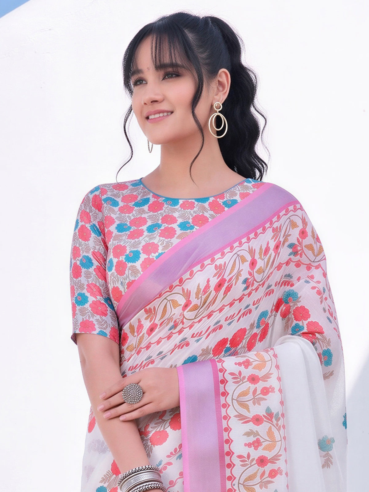 White Cotton Linen saree – detail view 4