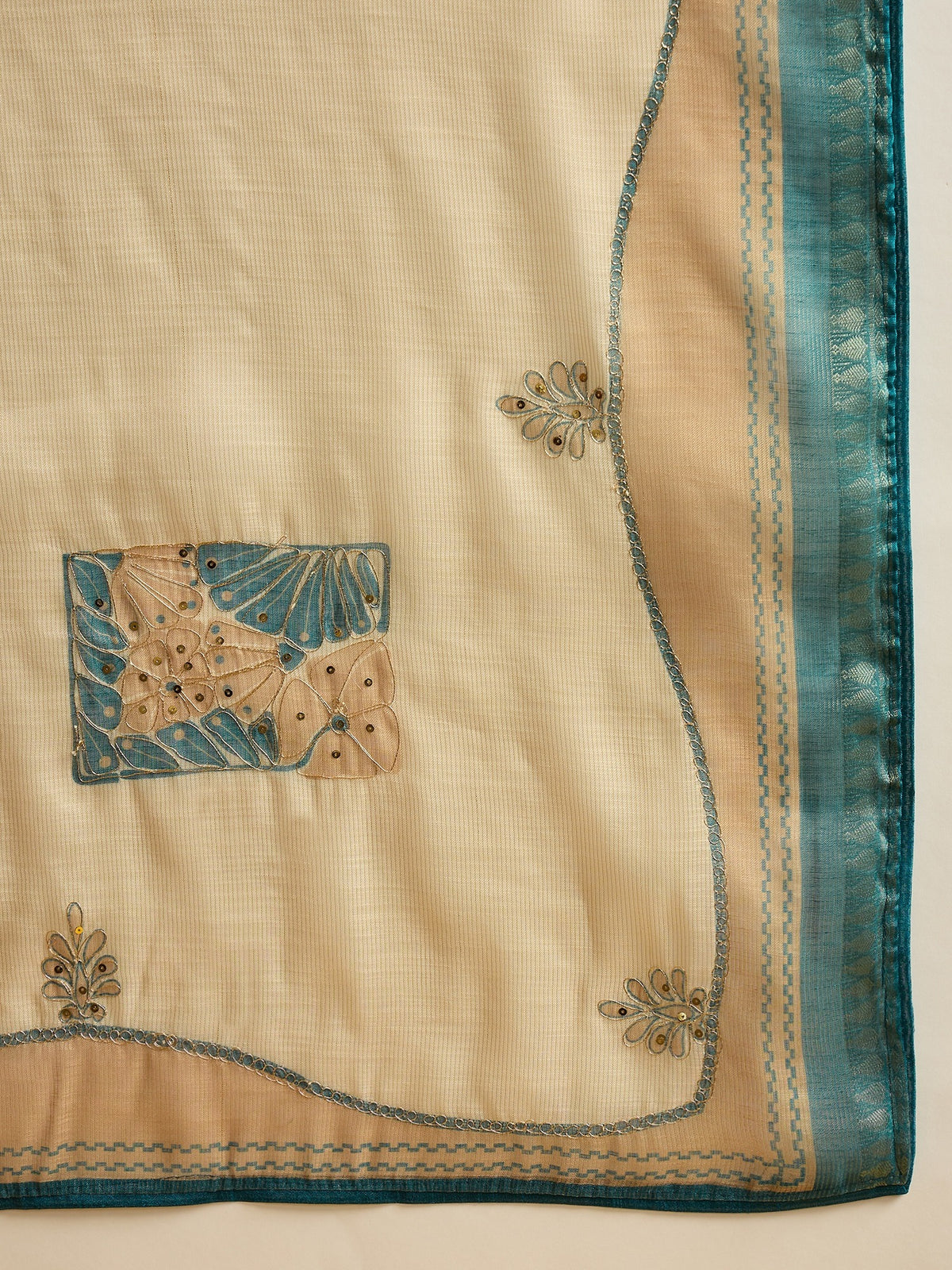 Beige Cotton Blend saree – detail view 4