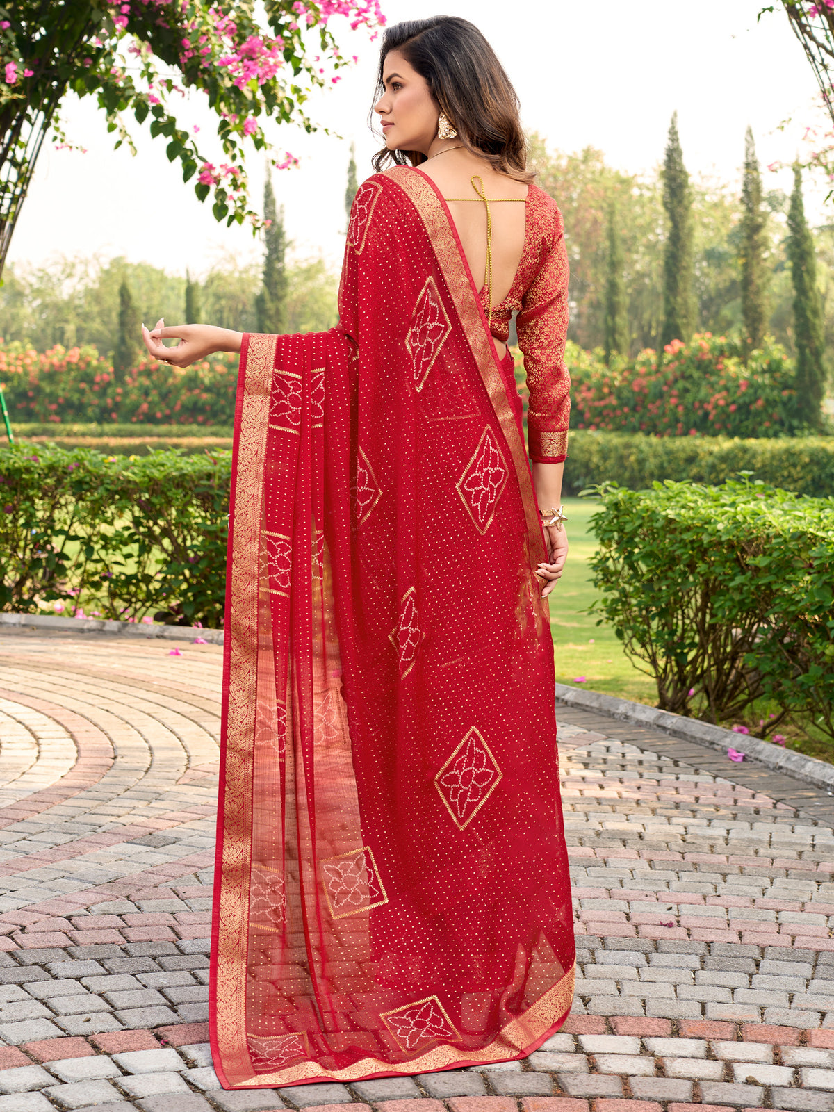Red Chiffon saree – detail view 1