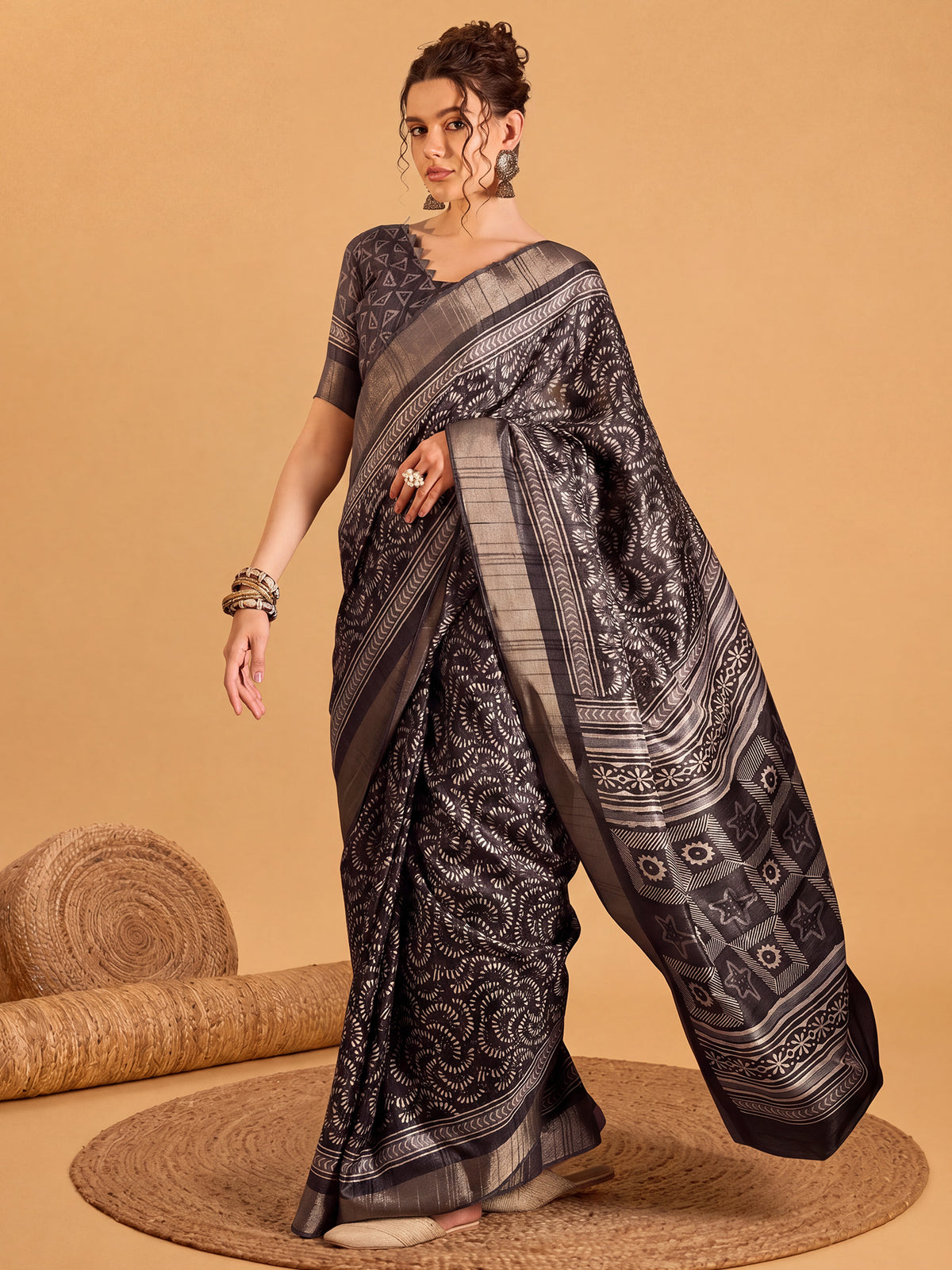 Black Silk Blend saree – detail view 2
