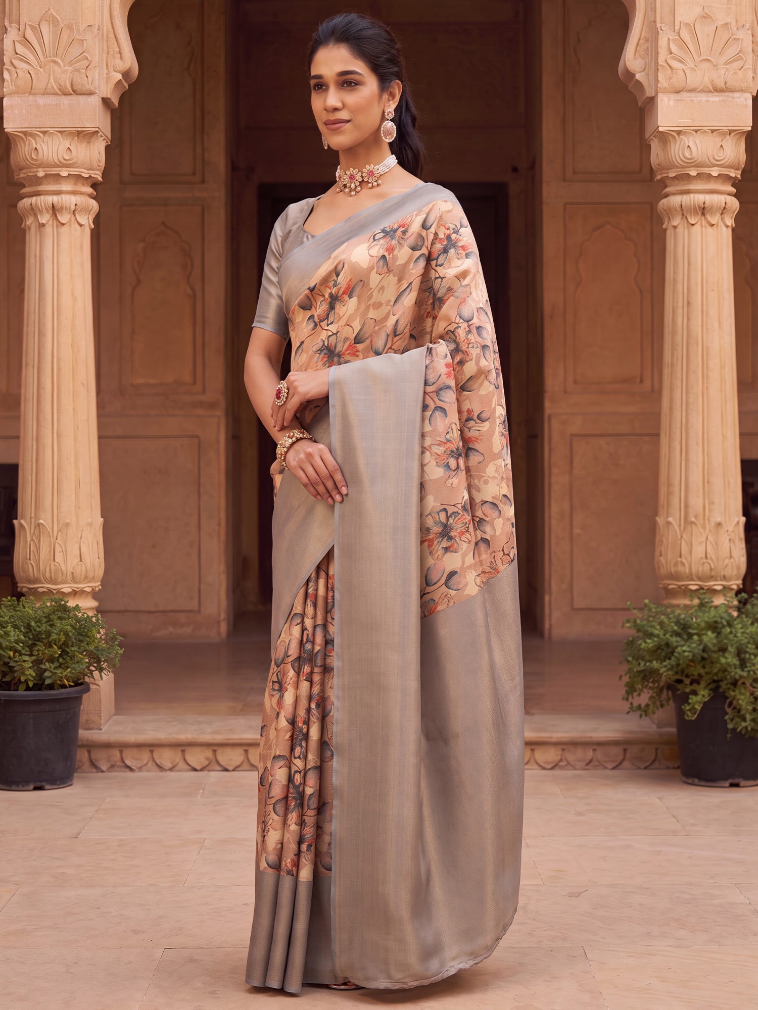 Beige Silk Blend saree – detail view 3