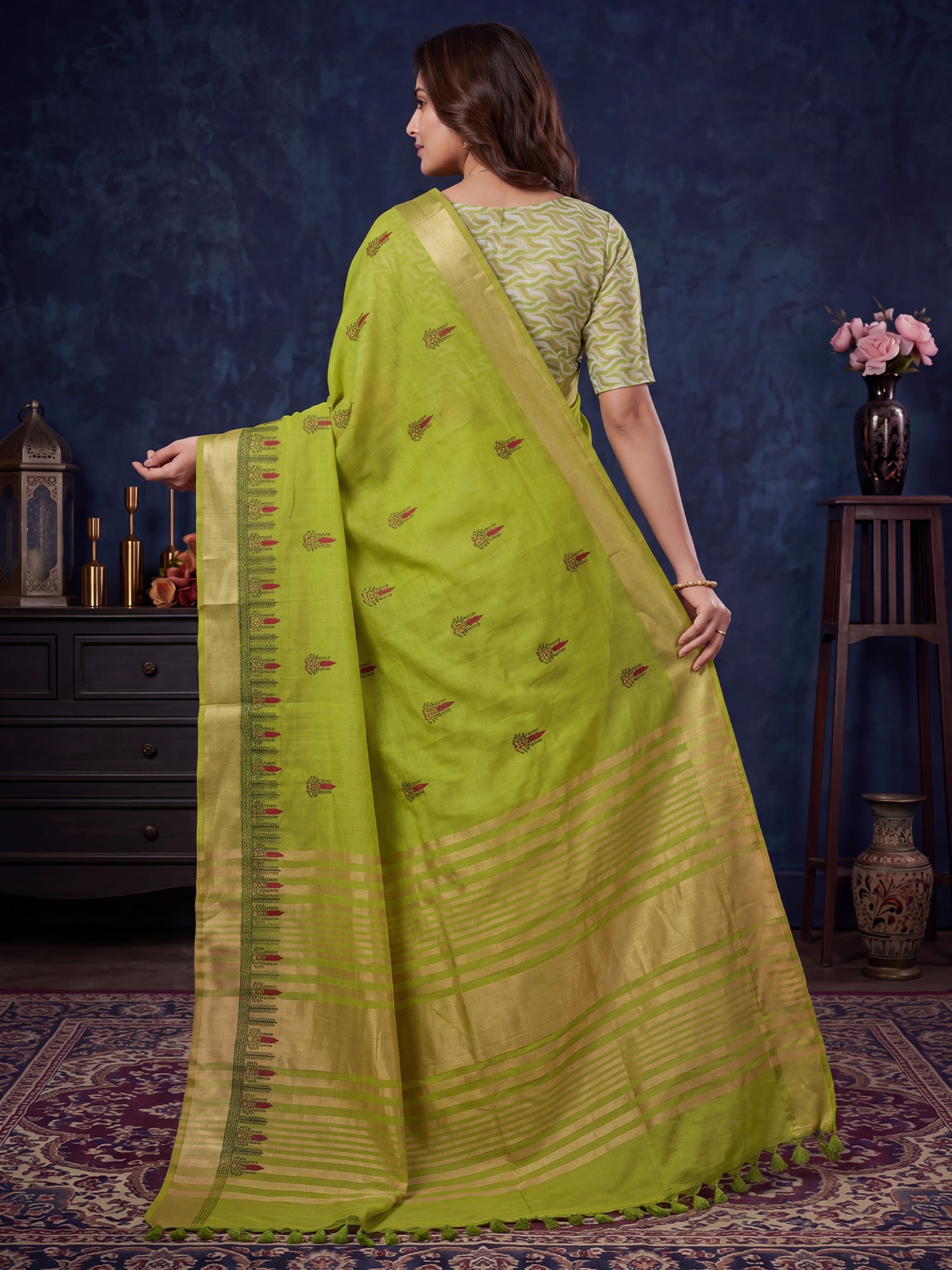 Lime Green Cotton Linen saree – detail view 1