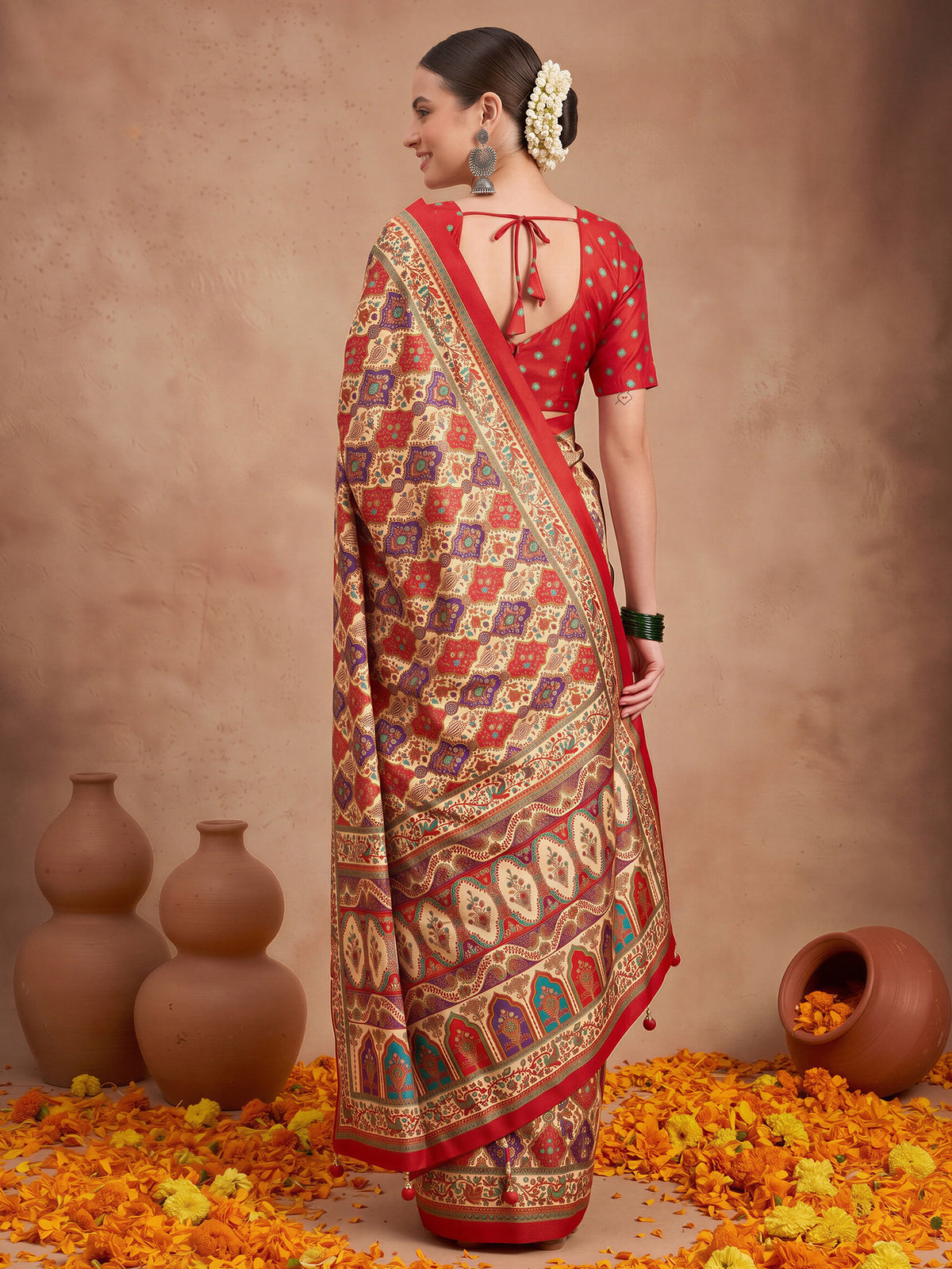 Cream Silk Blend saree – detail view 1