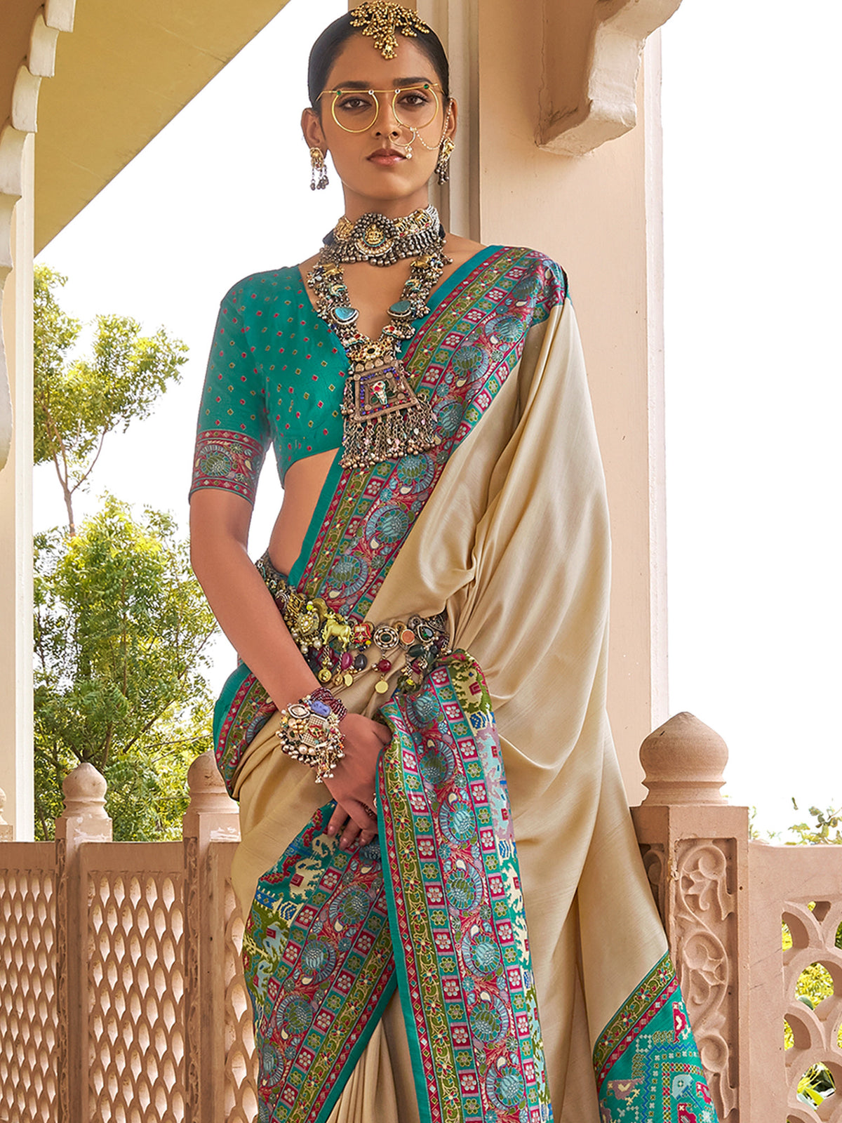 Beige Silk Blend saree – detail view 3