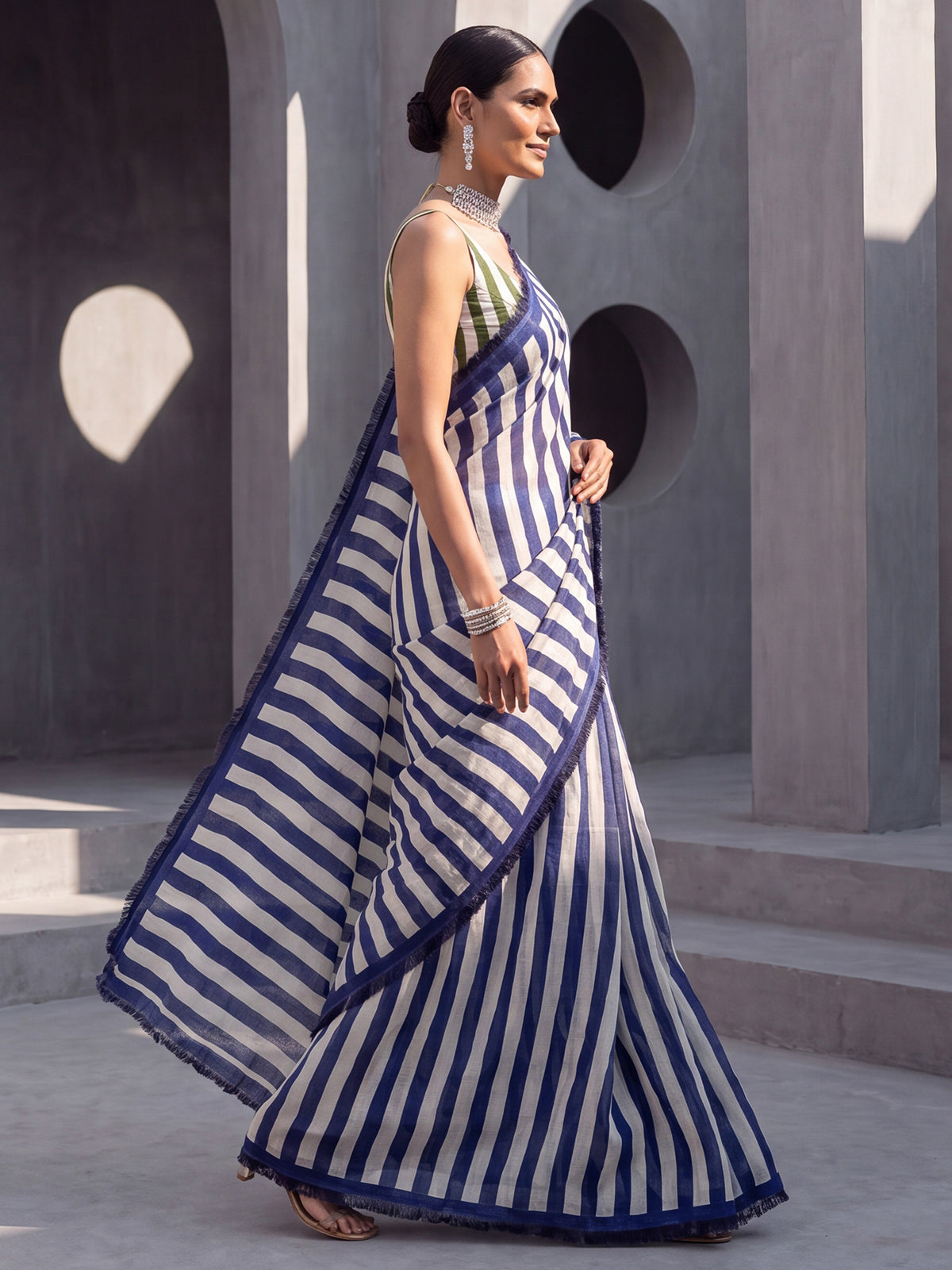 Navy Blue Cotton saree – detail view 2