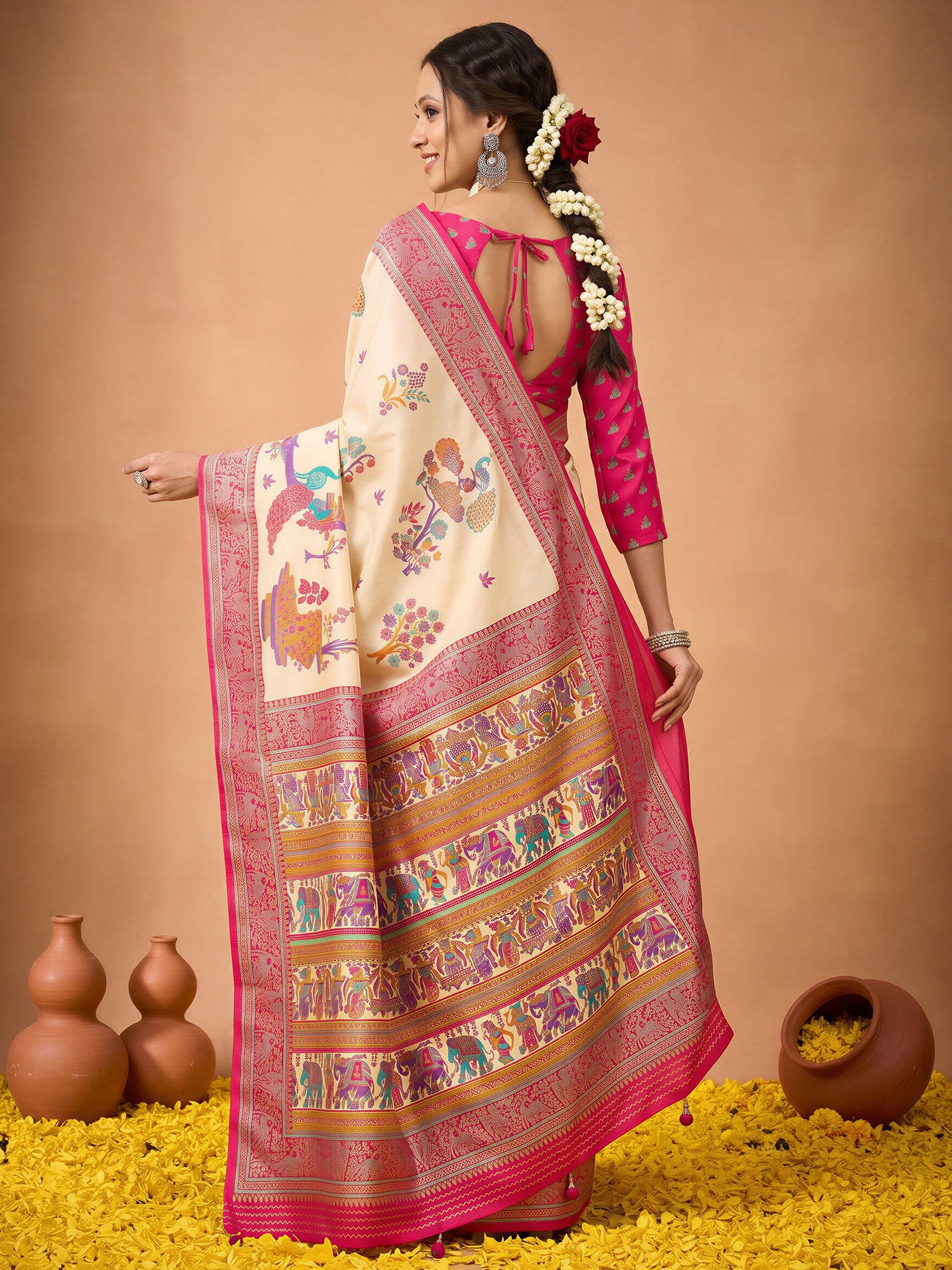 Cream Silk Blend saree – detail view 1