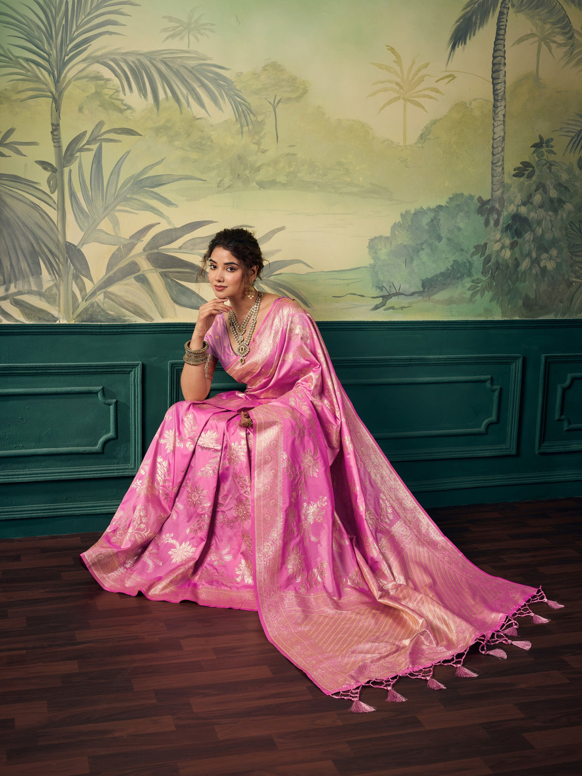 Pink Banarasi Silk saree – detail view 2