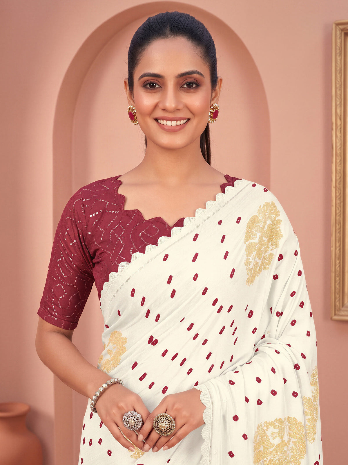 White Chiffon saree – detail view 4