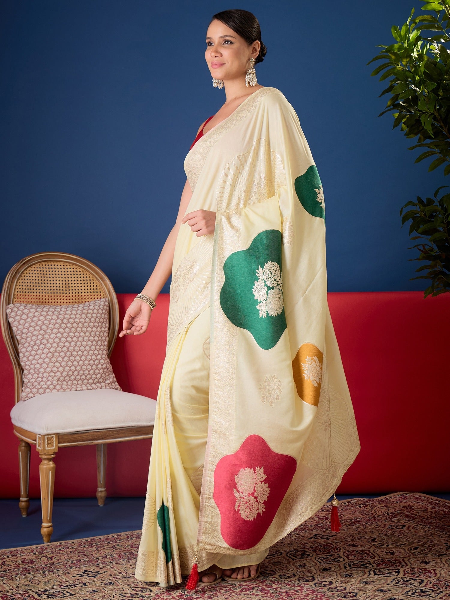 Cream Dola Silk saree – detail view 2