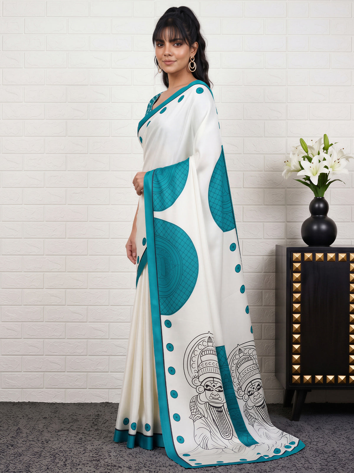 White Satin saree – detail view 2