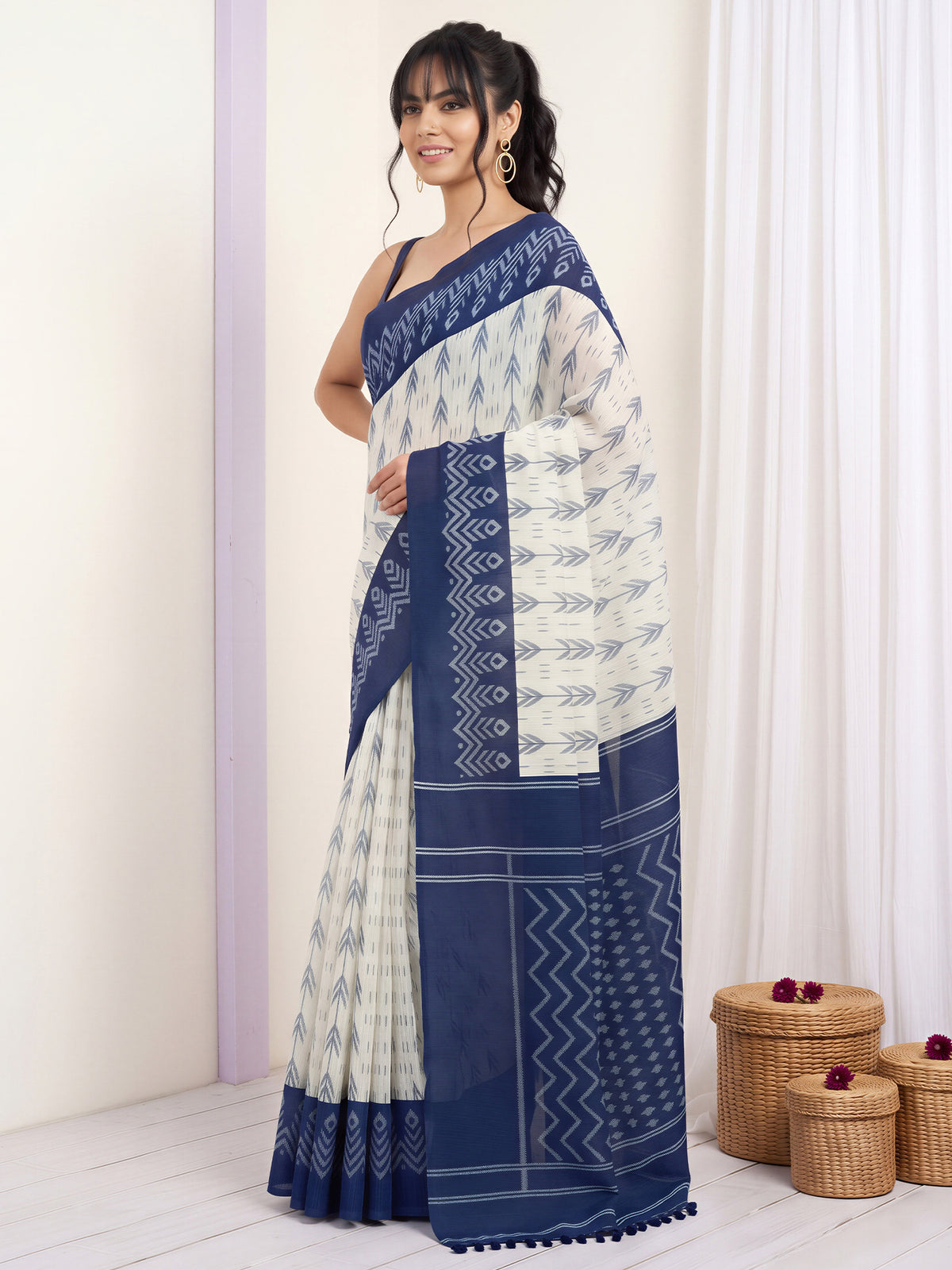 Off White Cotton Blend saree – detail view 2