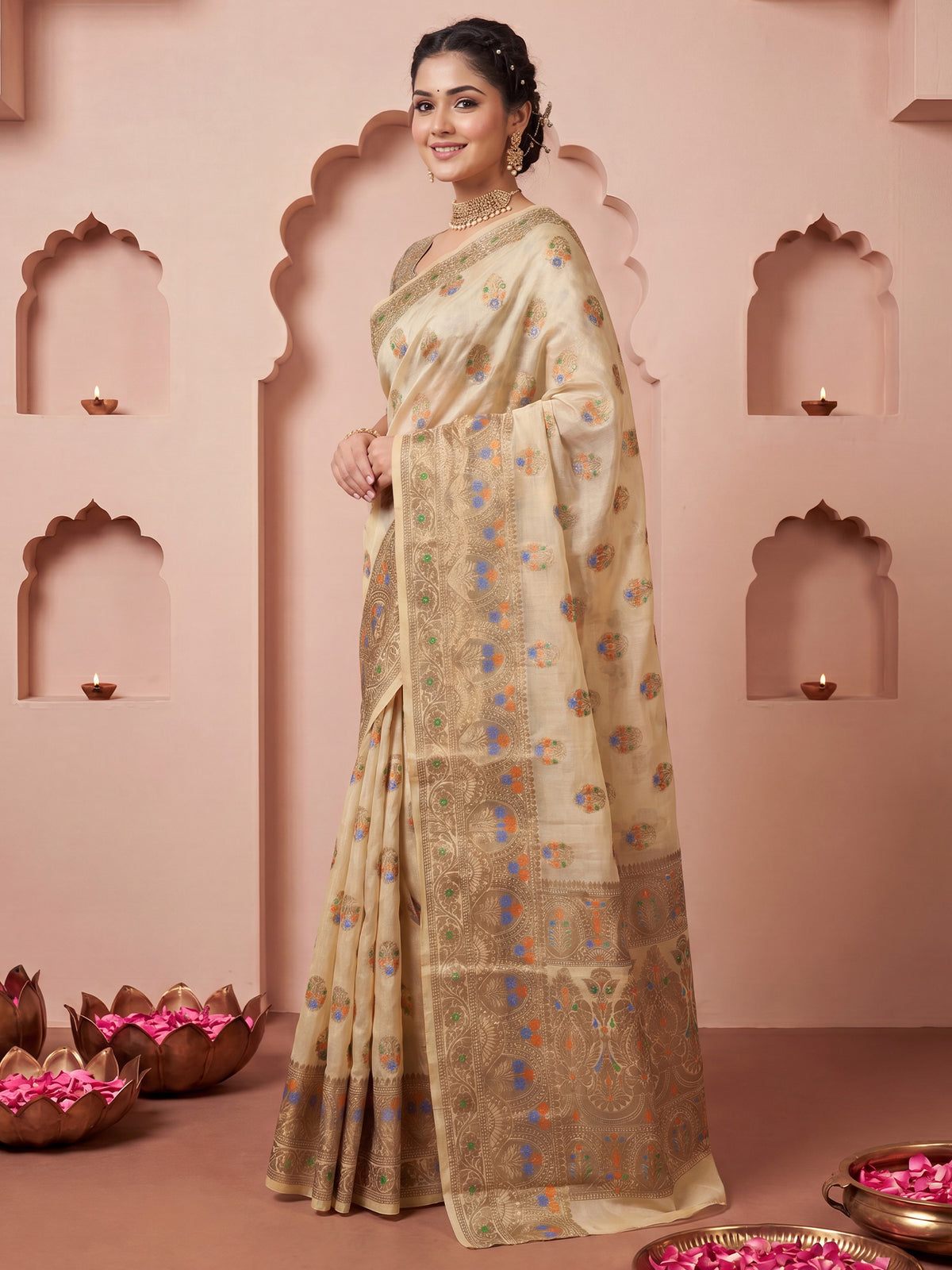 Cream Silk Blend saree – detail view 2