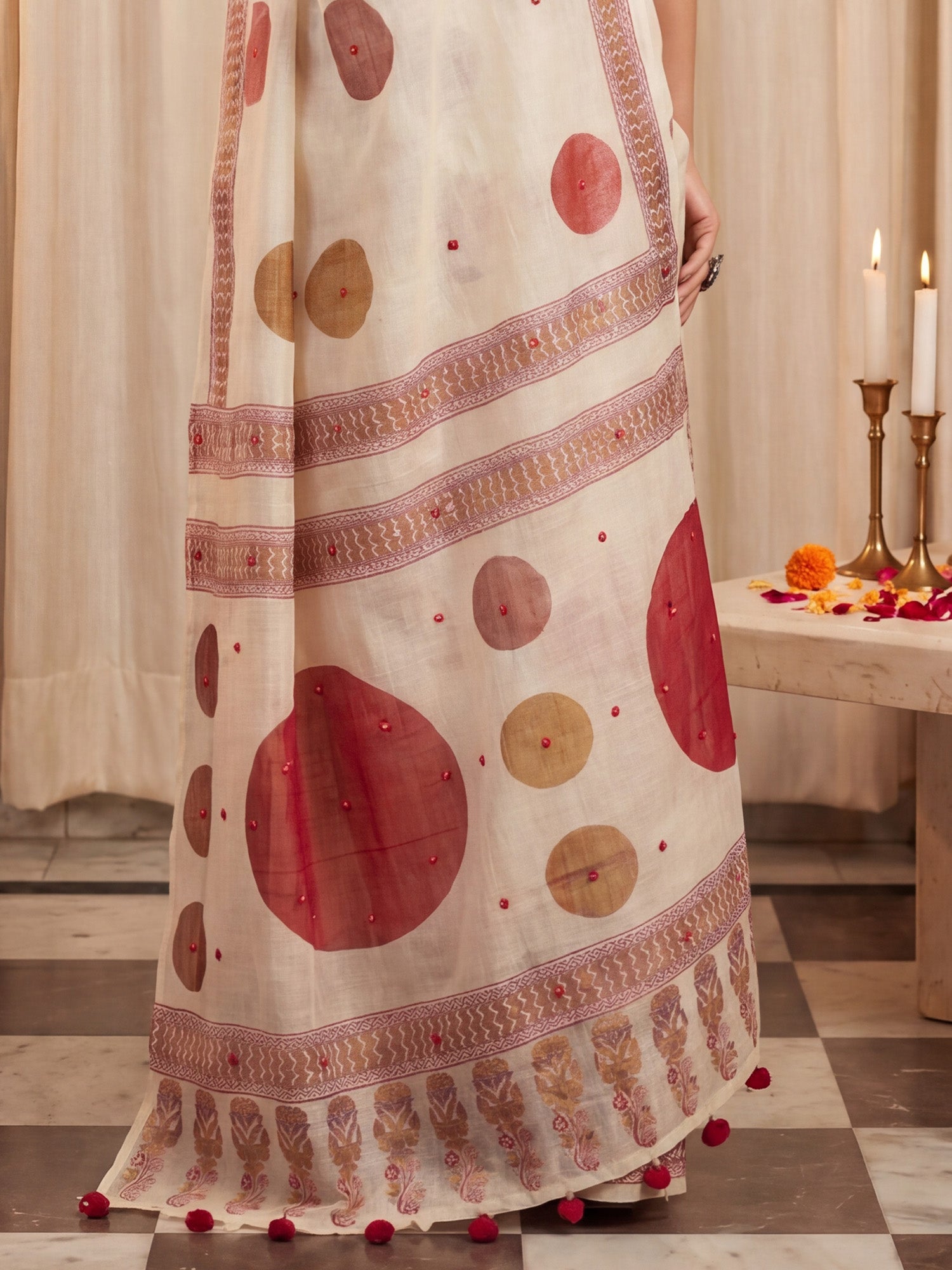 Off White Linen saree – detail view 5