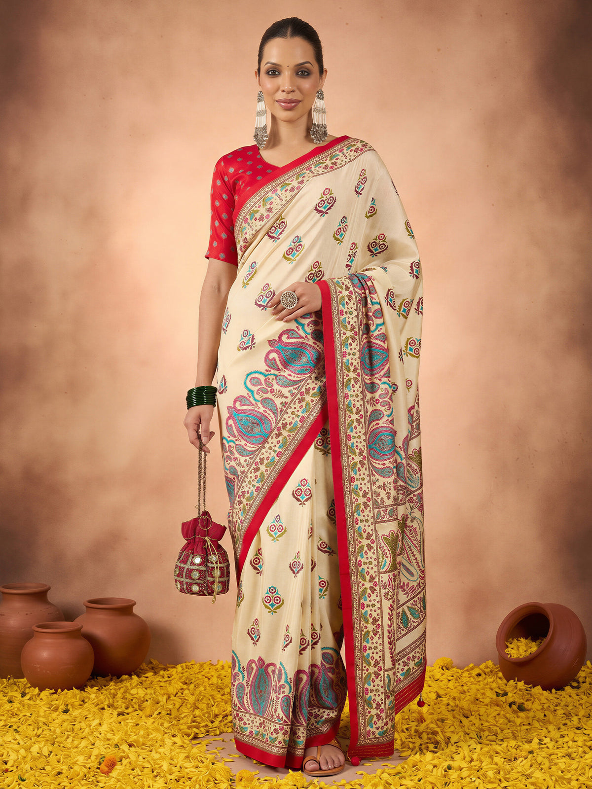 Off White Silk Blend saree – detail view 3