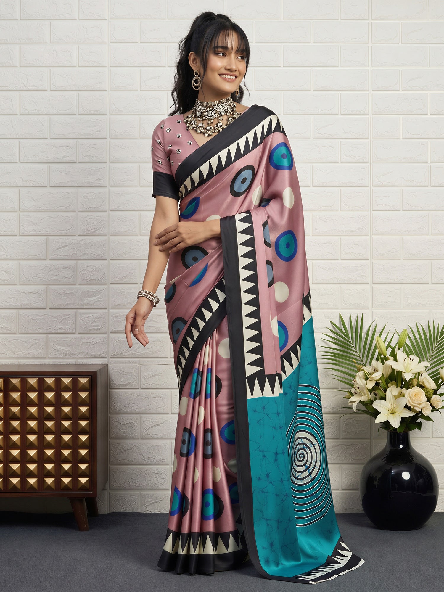 Mauve Satin saree – detail view 3