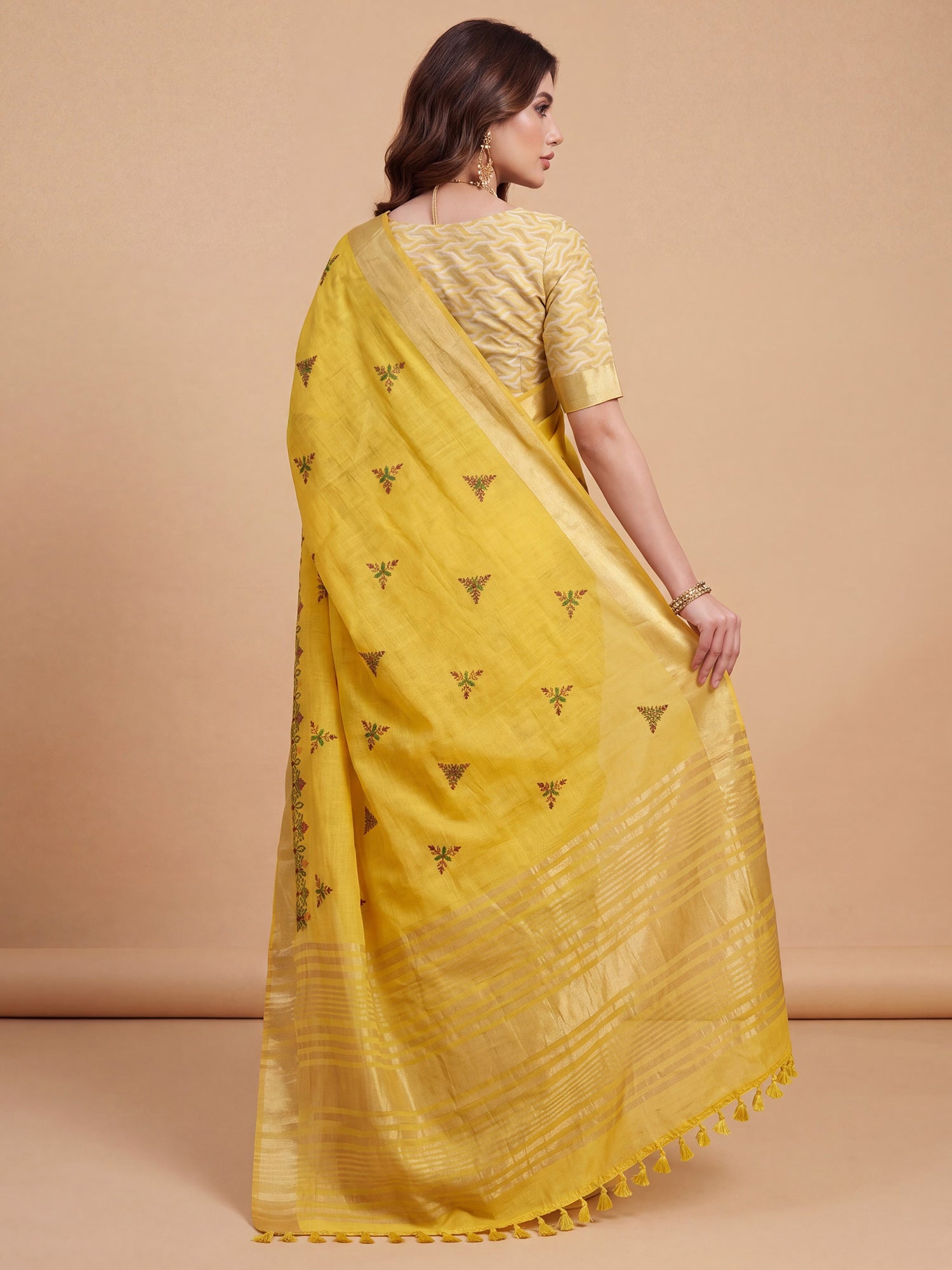 Yellow Cotton Linen saree – detail view 1
