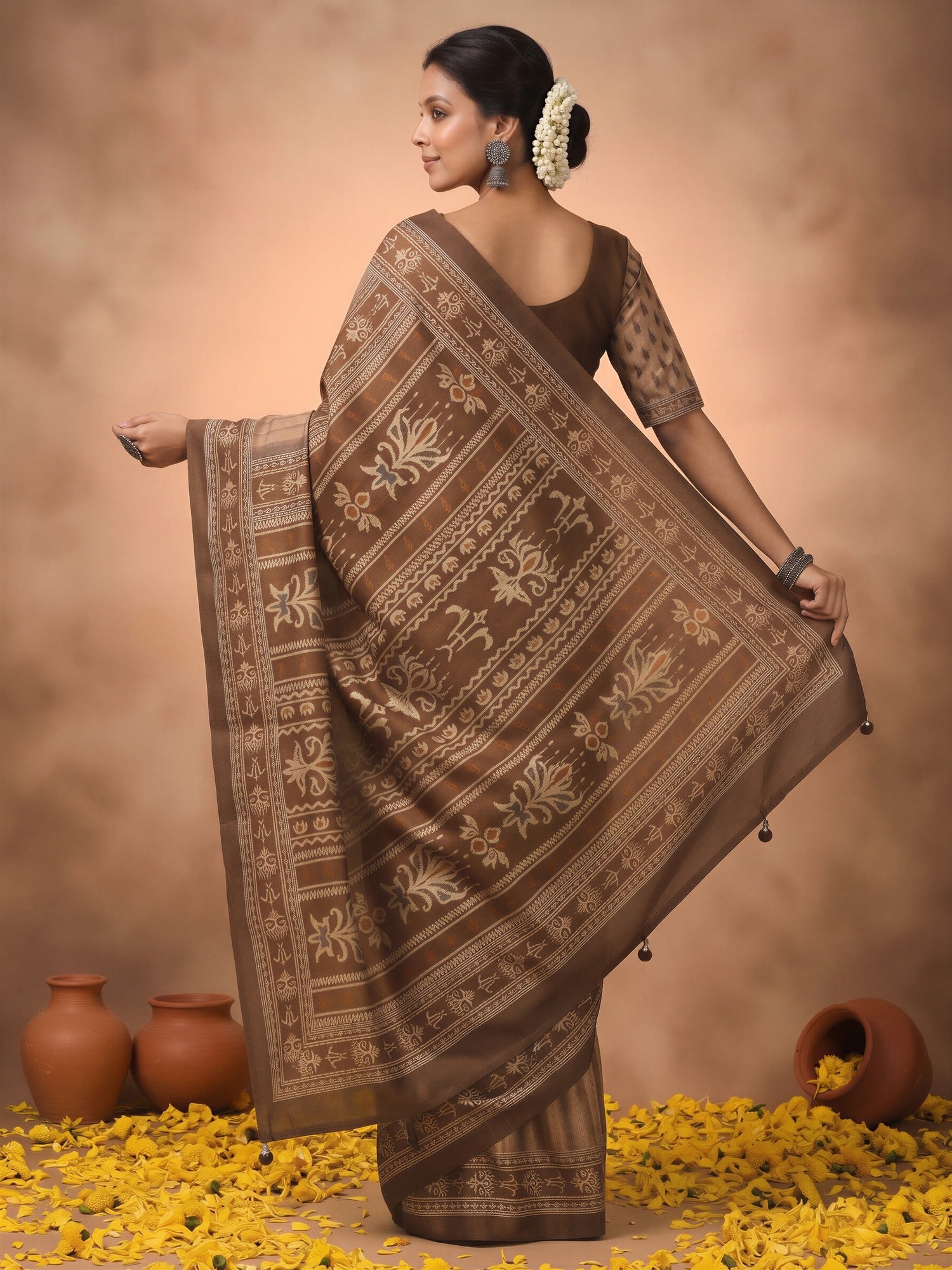 Brown Silk Blend saree – detail view 1
