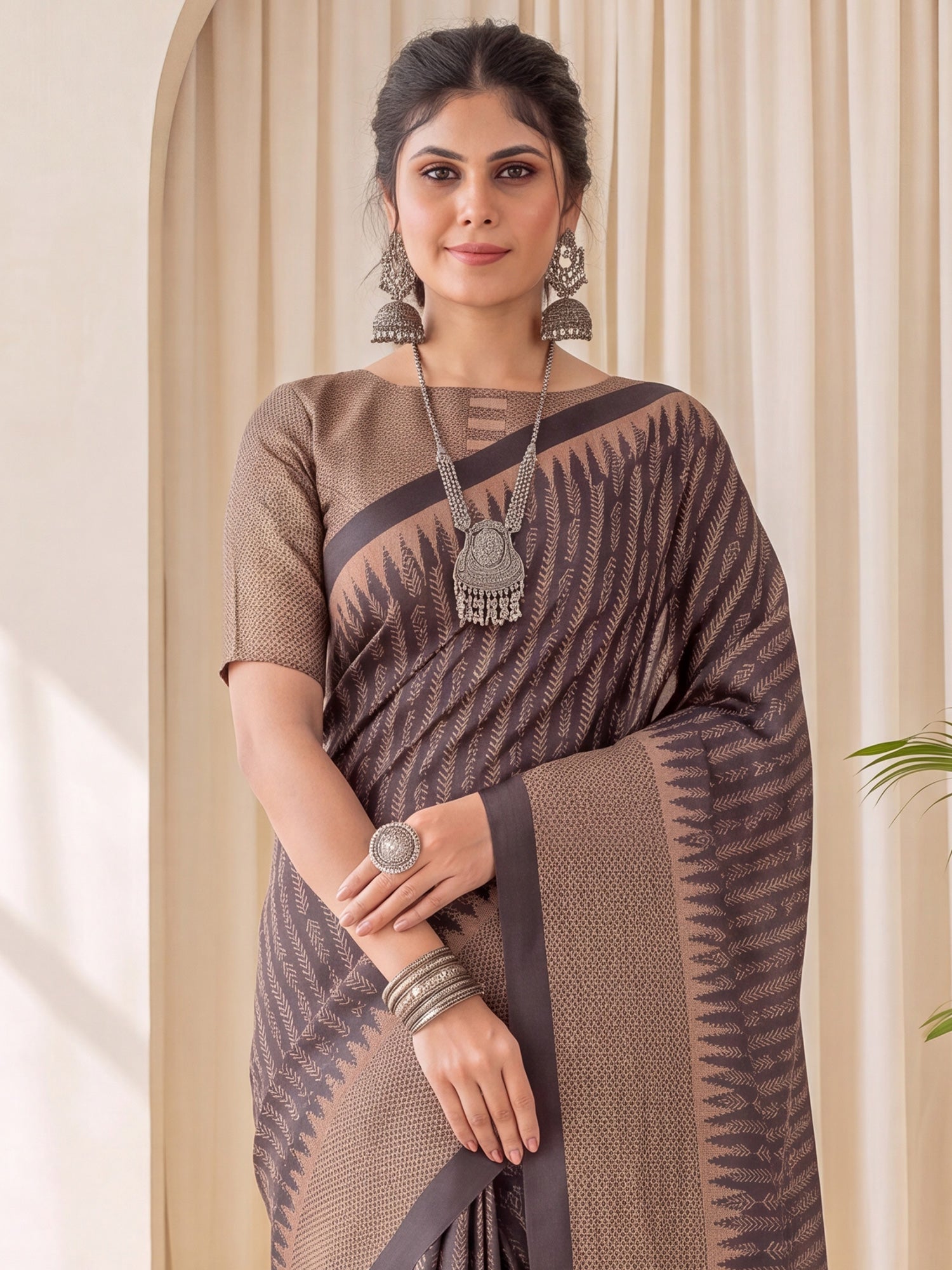 Black Silk Blend saree – detail view 4
