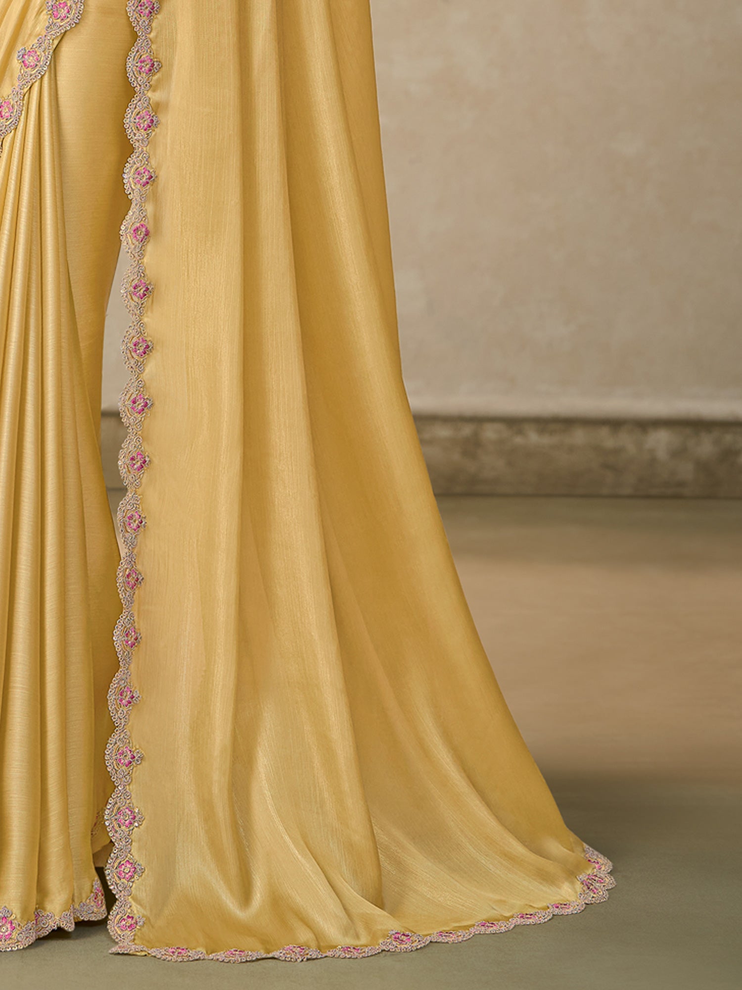Yellow Chiffon saree – detail view 4