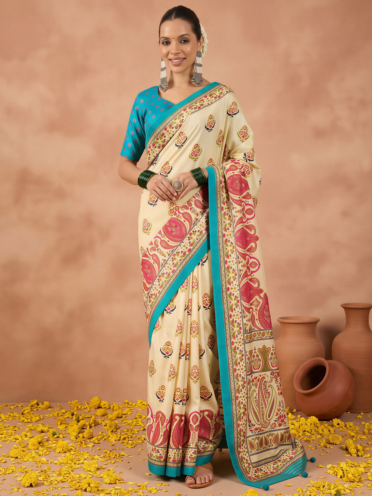 Off White Silk Blend saree – detail view 3