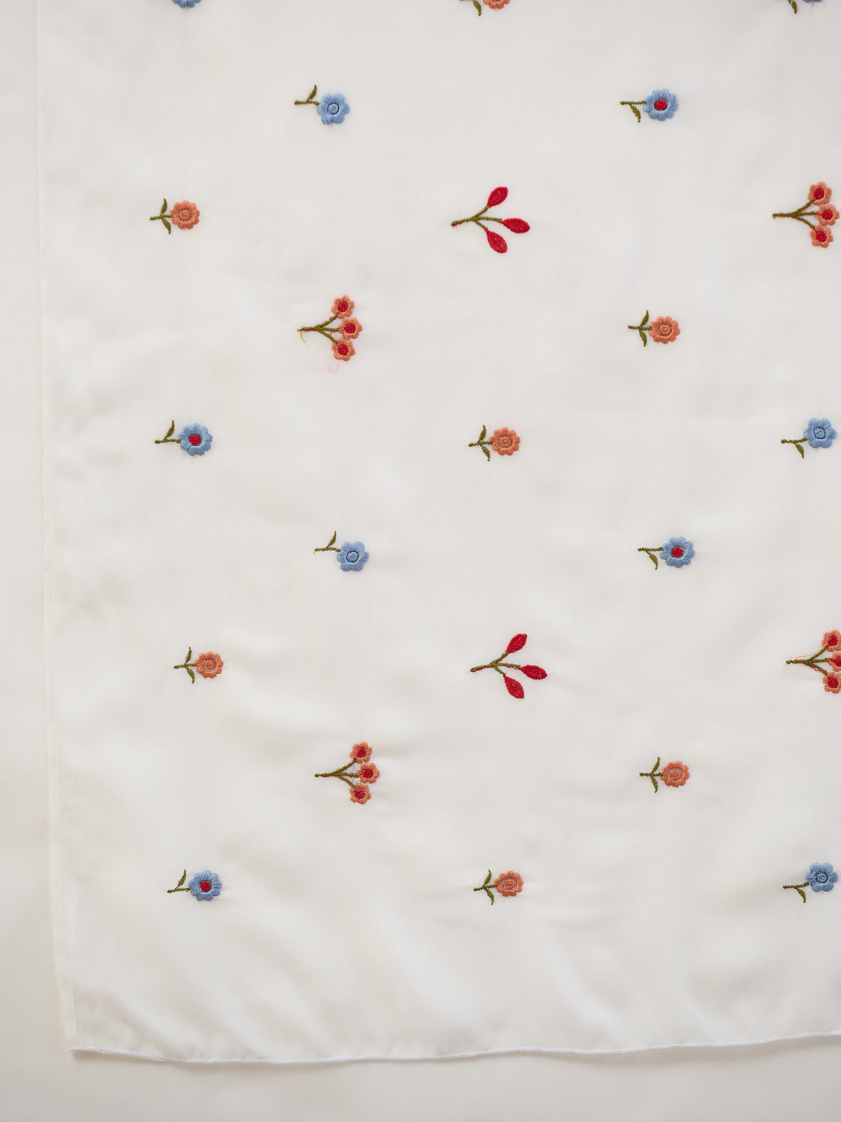 White Georgette saree – detail view 5