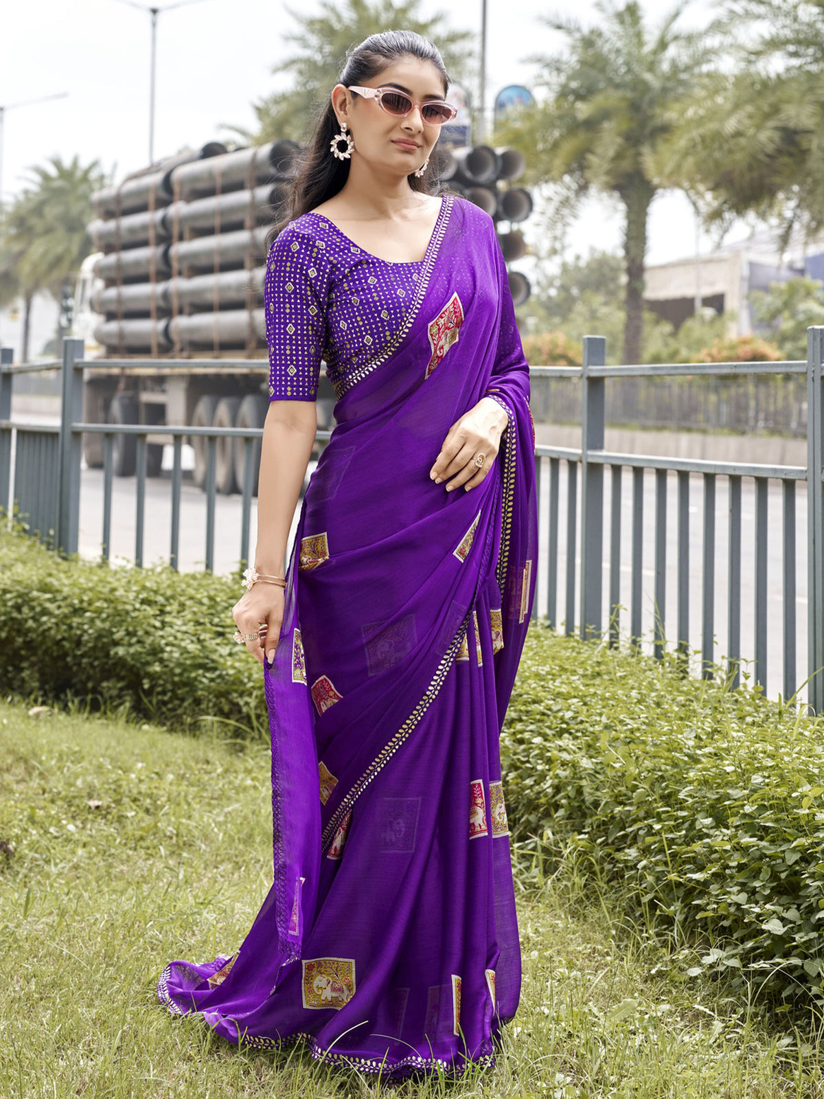 Violet chiffon saree view 2