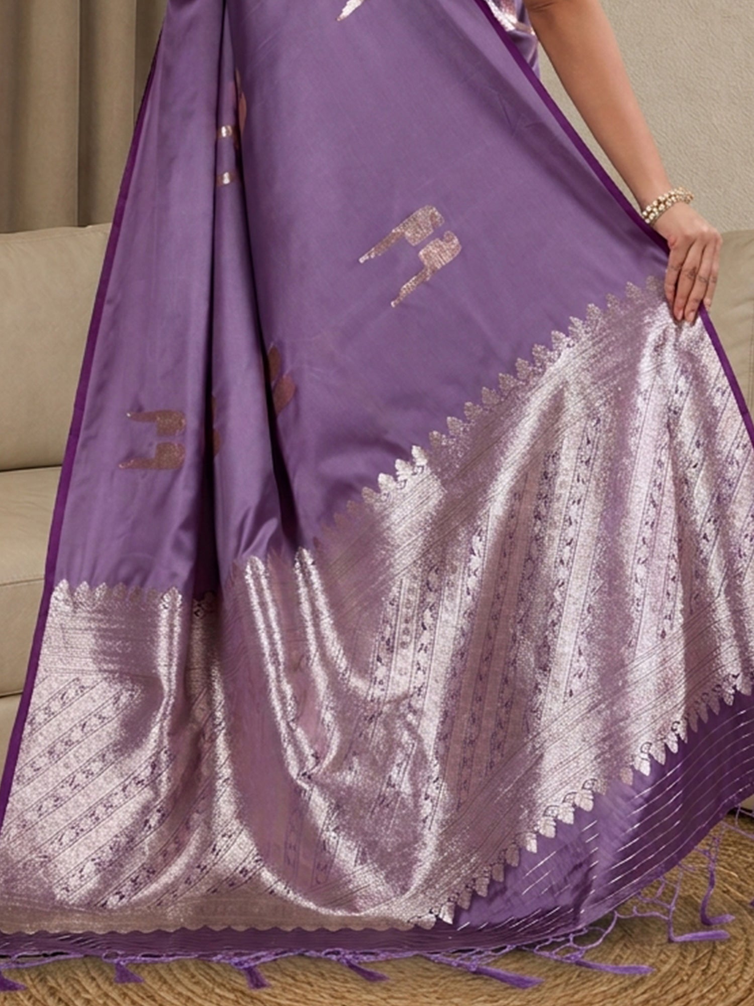 Lavender Satin saree – detail view 5