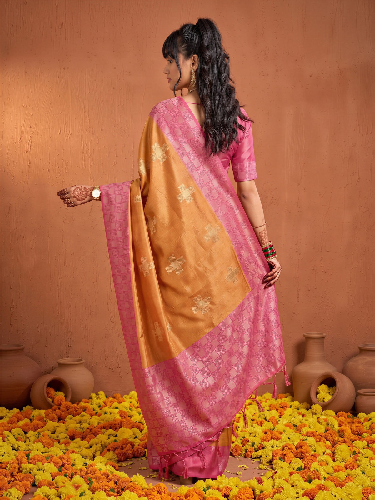 Orange Cotton Blend saree – detail view 1