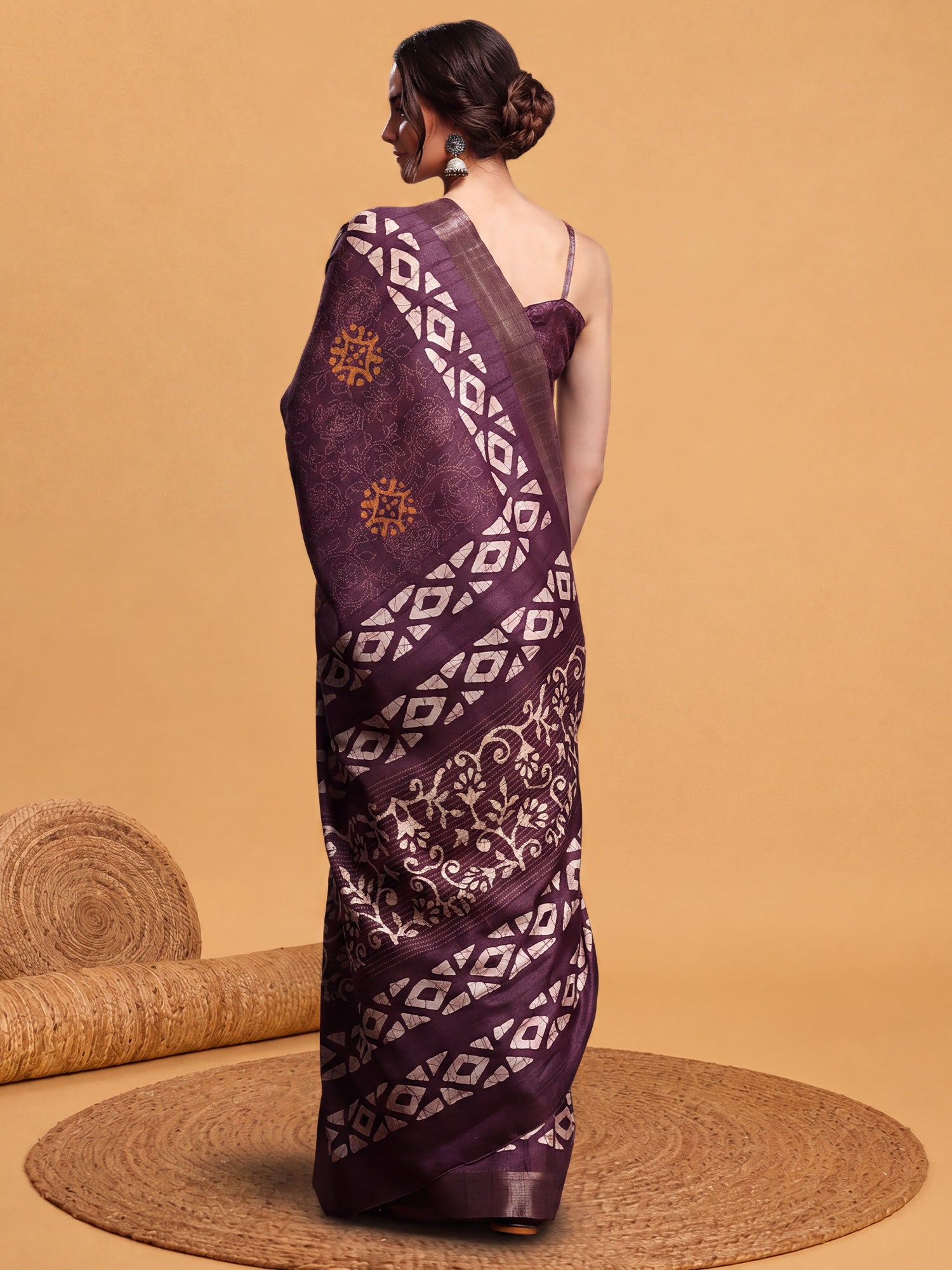 Burgundy Silk Blend saree – detail view 1