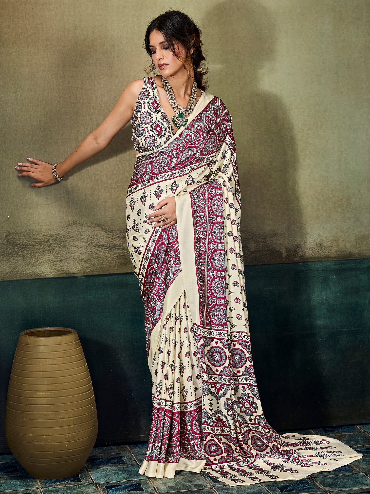 Cream Satin saree – detail view 2