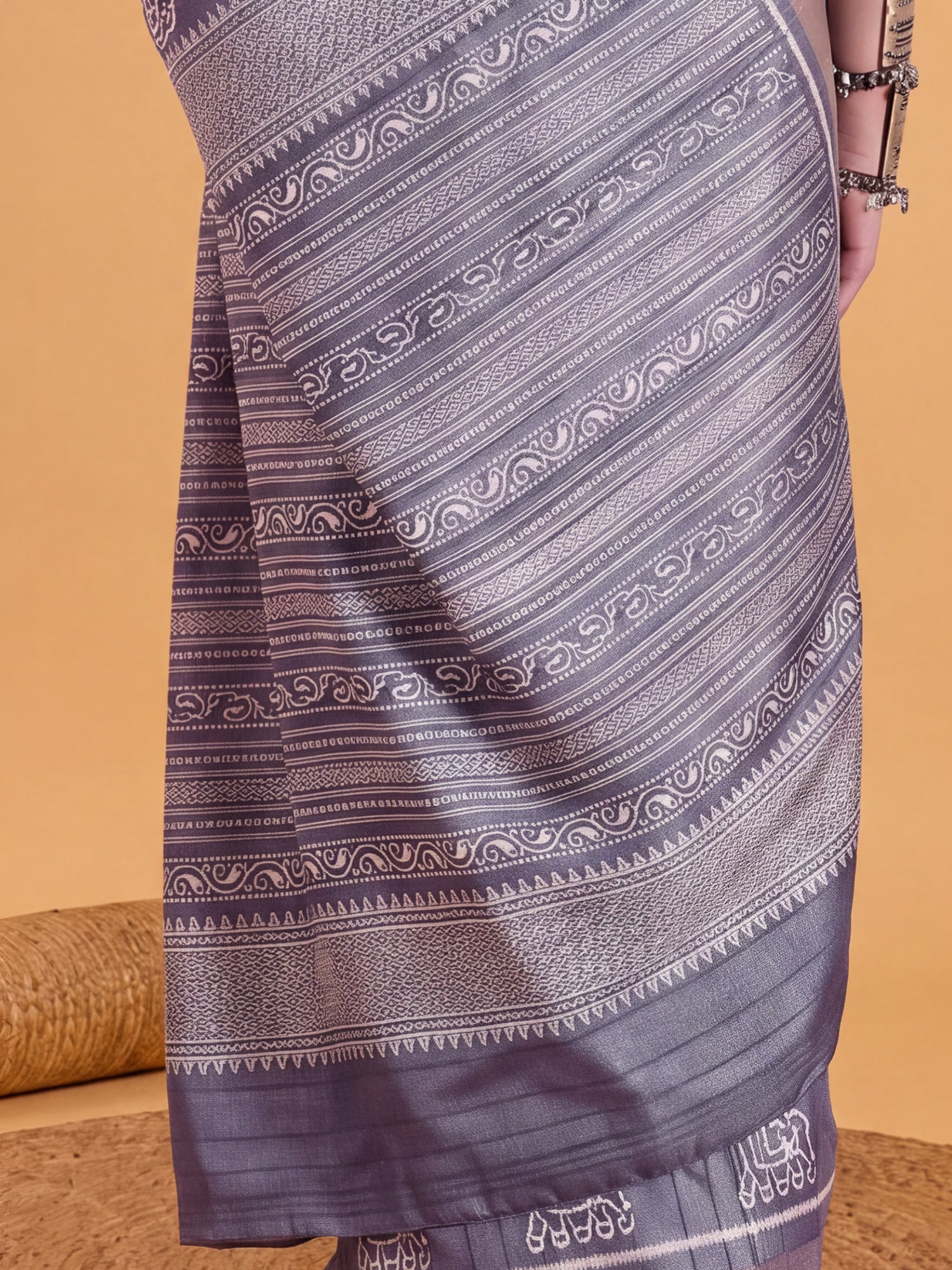 Metallic Silk Blend saree – detail view 5
