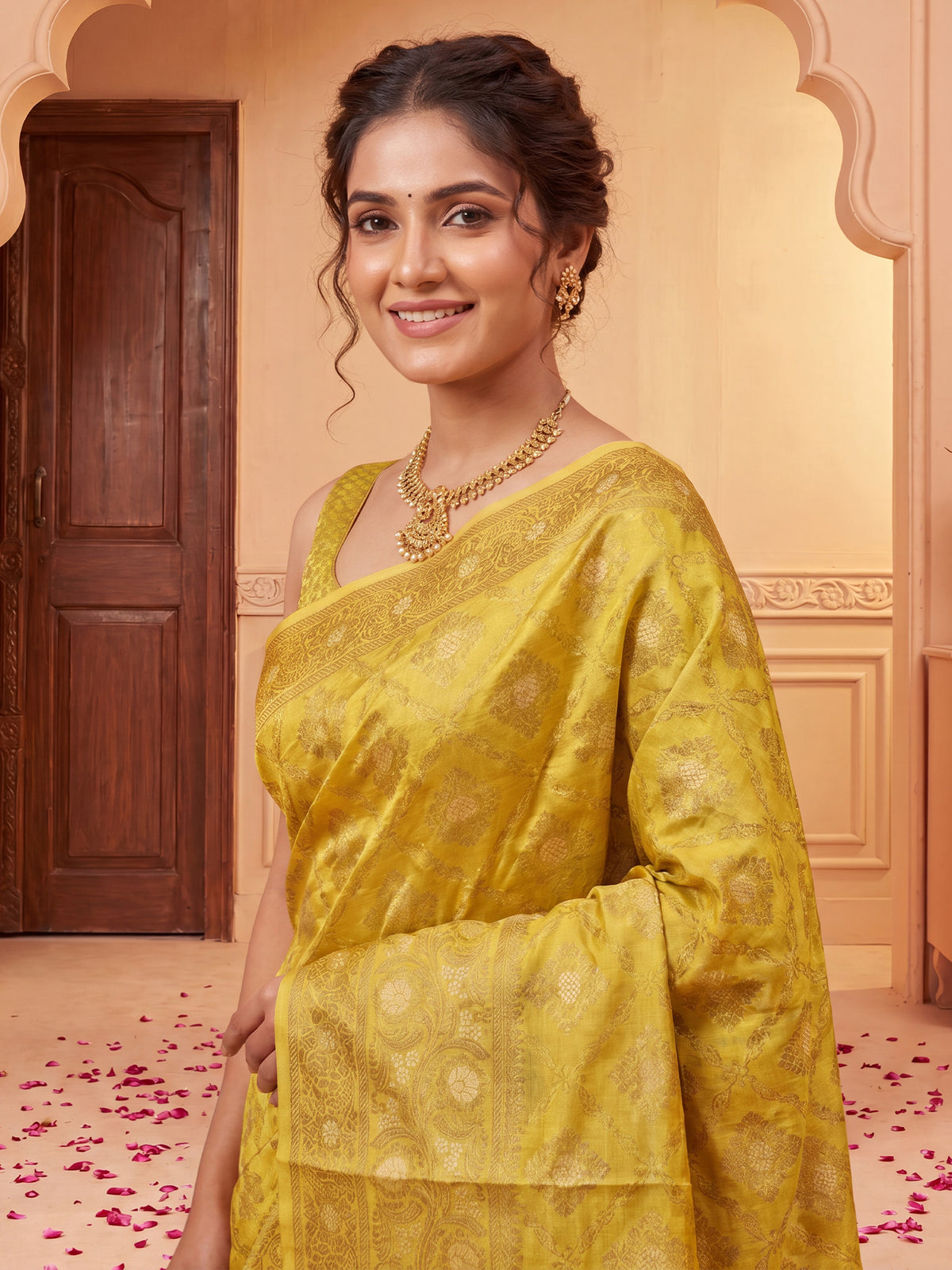Yellow Silk Blend saree – detail view 4