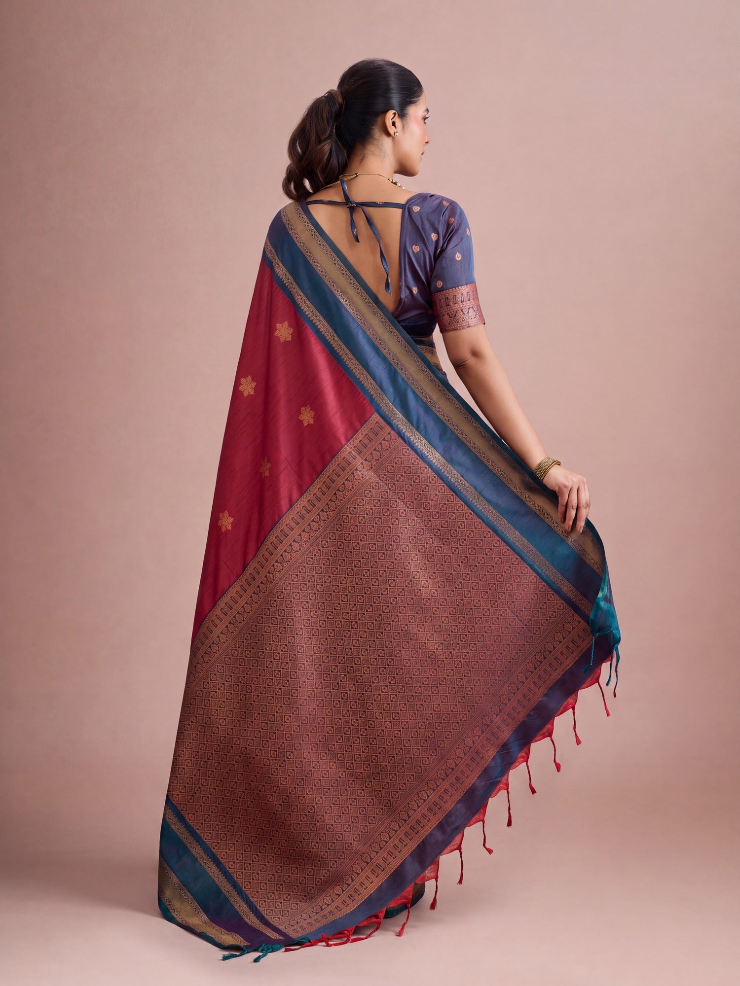 Maroon Tussar Silk saree – detail view 3
