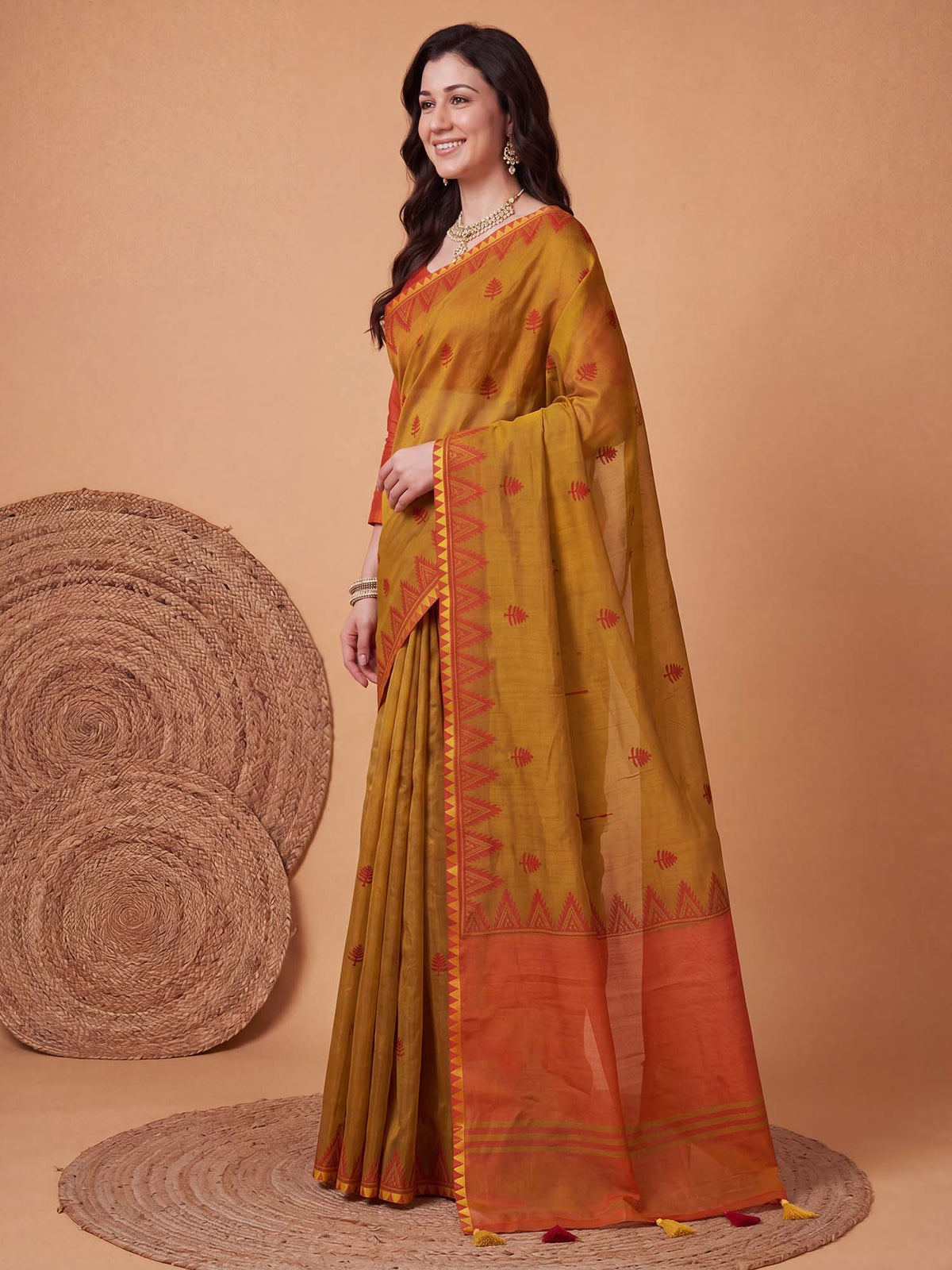 Gold Linen saree – detail view 2