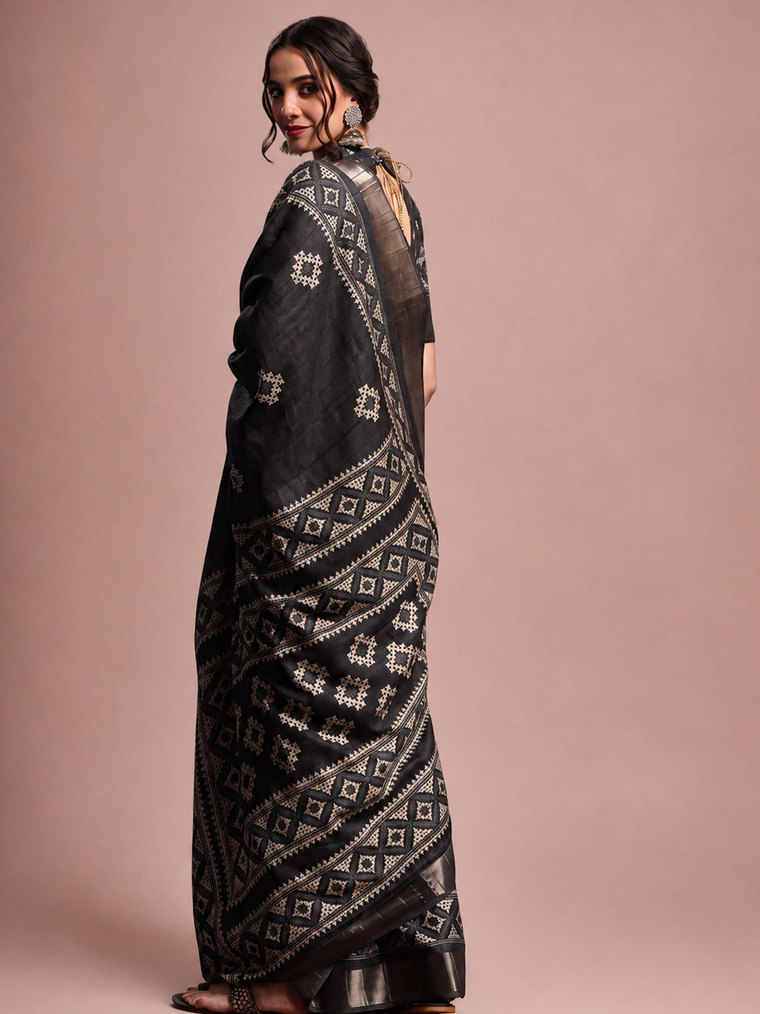 Black Silk Blend saree – detail view 1