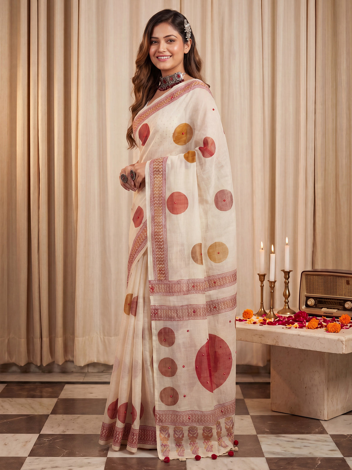 Off White Linen saree – detail view 2