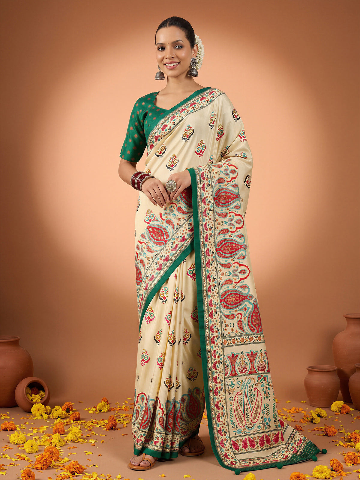 Off White Silk Blend saree – detail view 3
