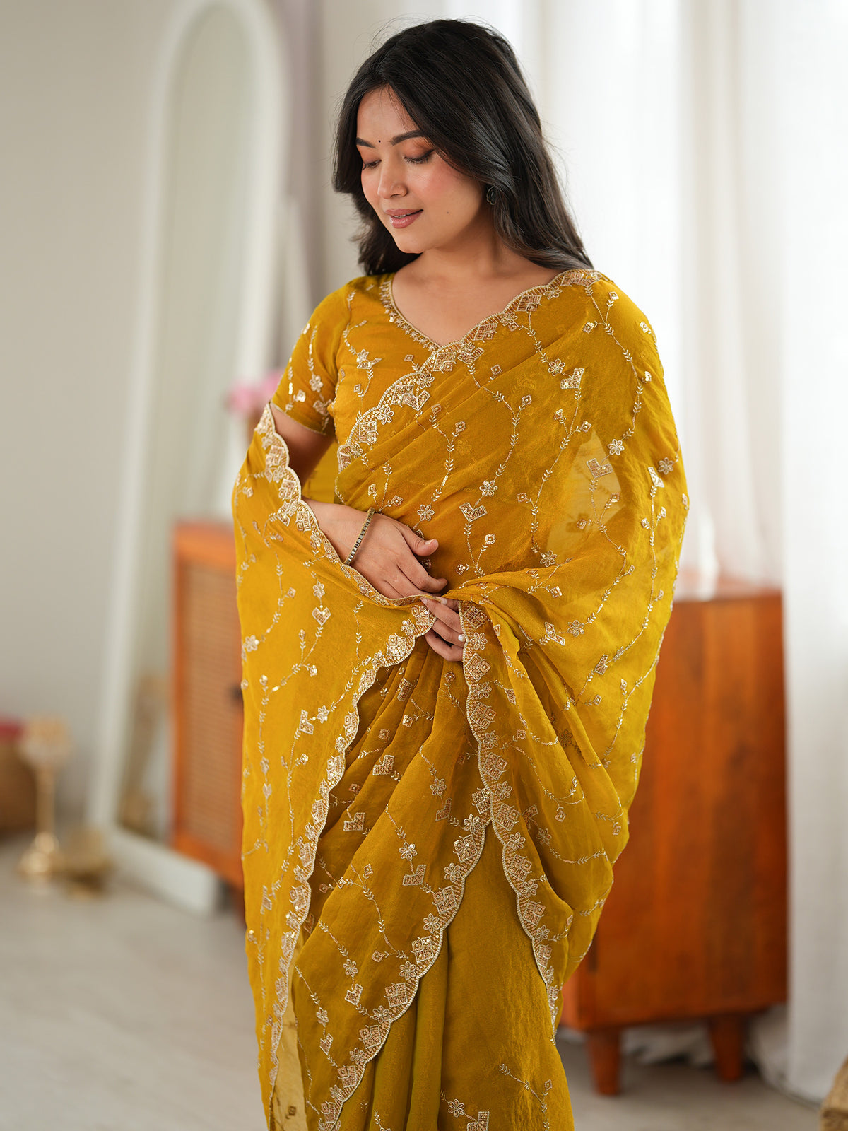 Mustard Tissue saree – detail view 4