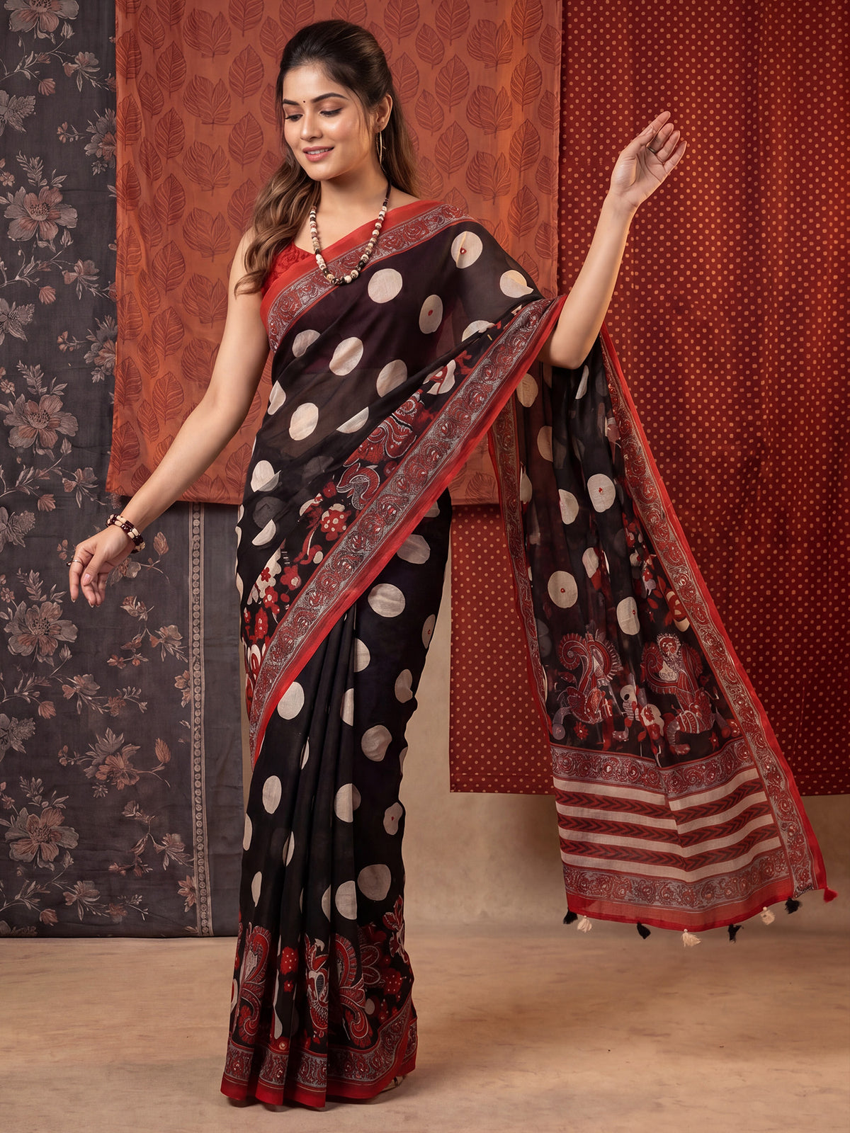 Black Linen saree – detail view 3