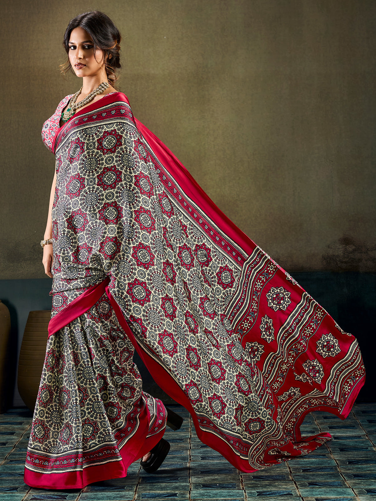 Maroon Satin saree – detail view 2
