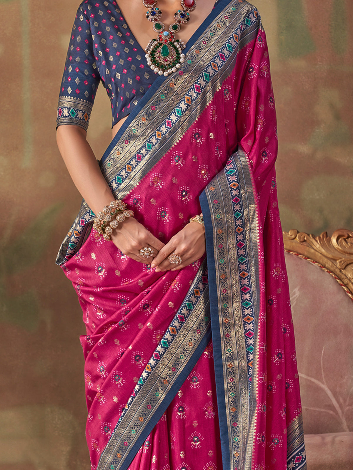Magenta Silk Blend saree – detail view 3