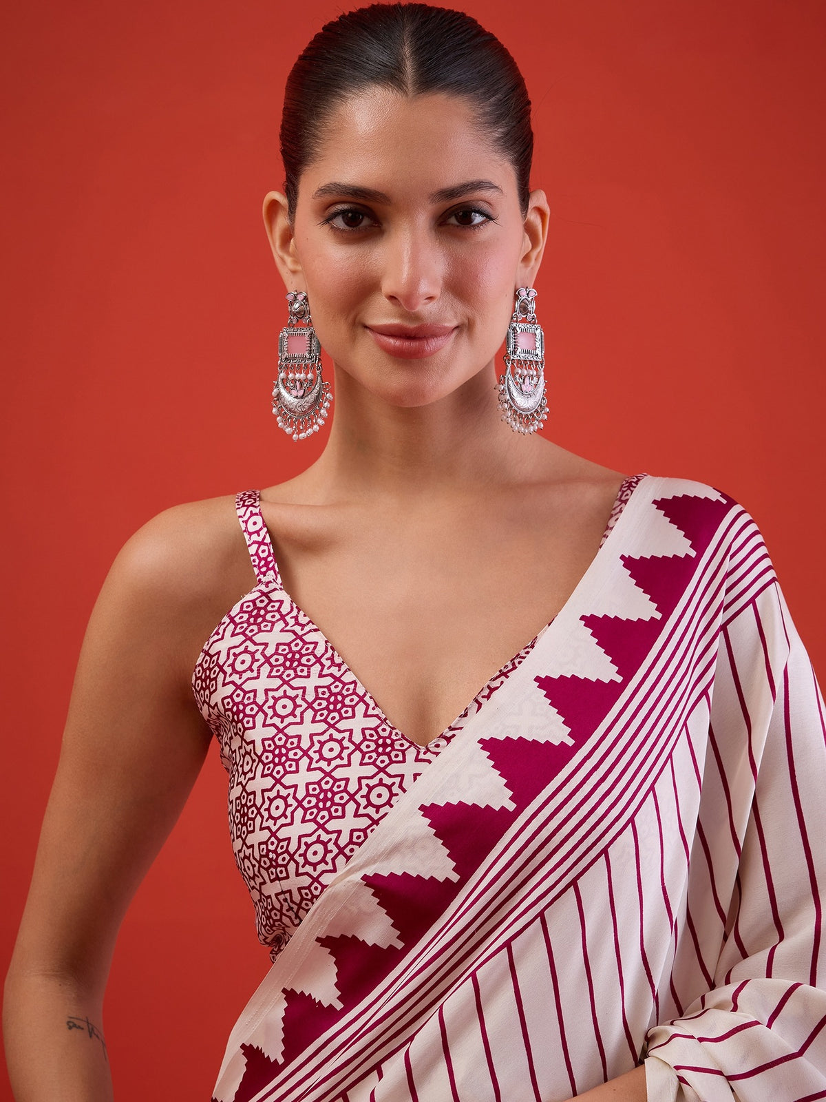 White Satin saree – detail view 1