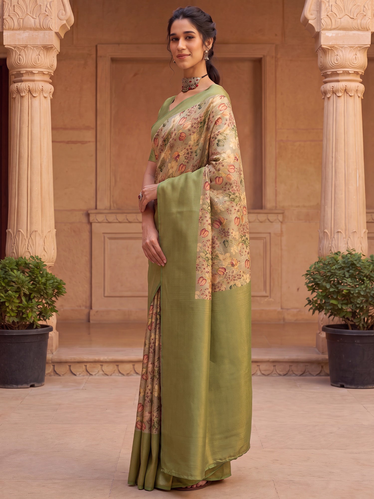 Green Silk Blend saree – detail view 2