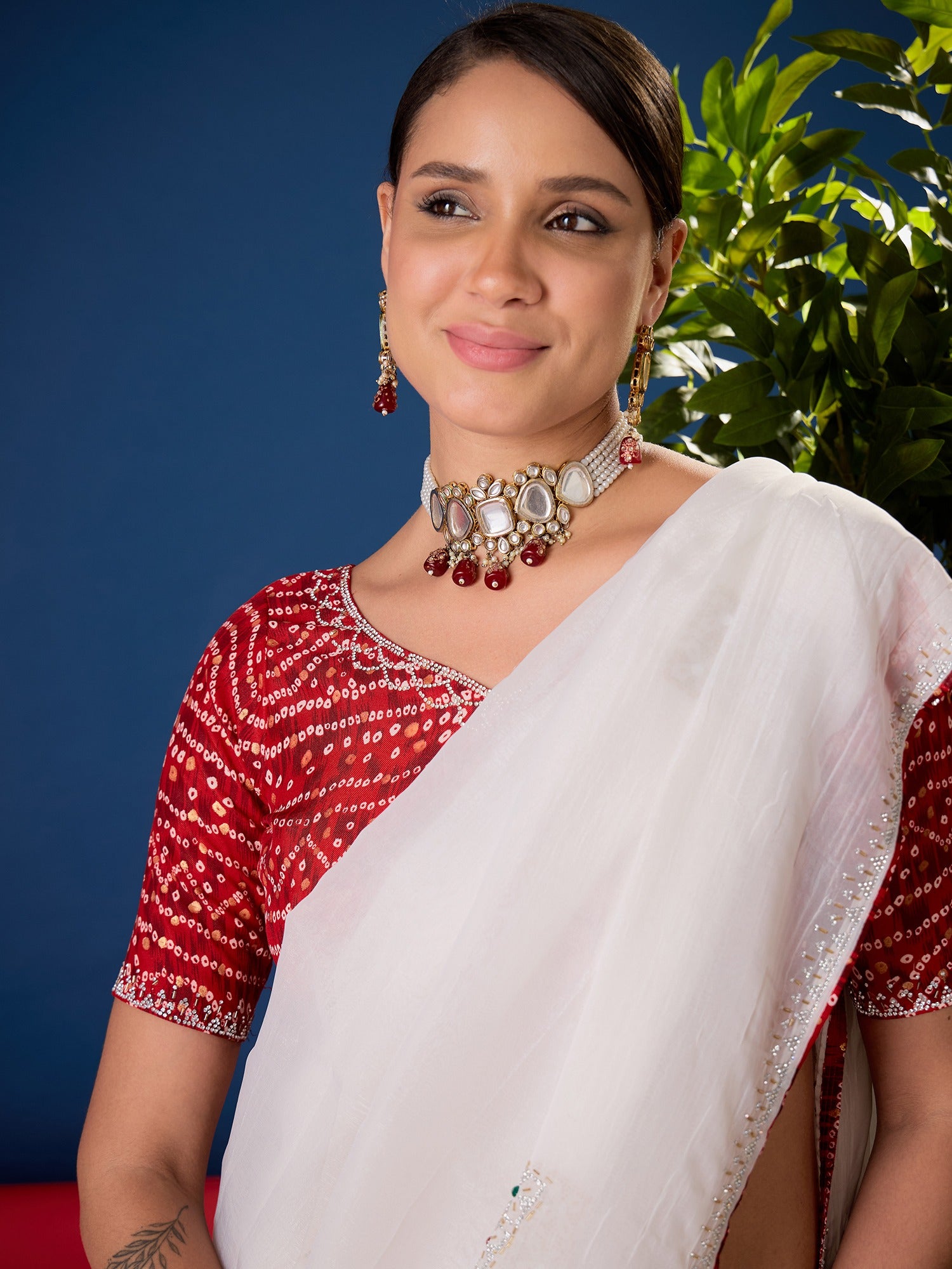White Chiffon saree – detail view 5
