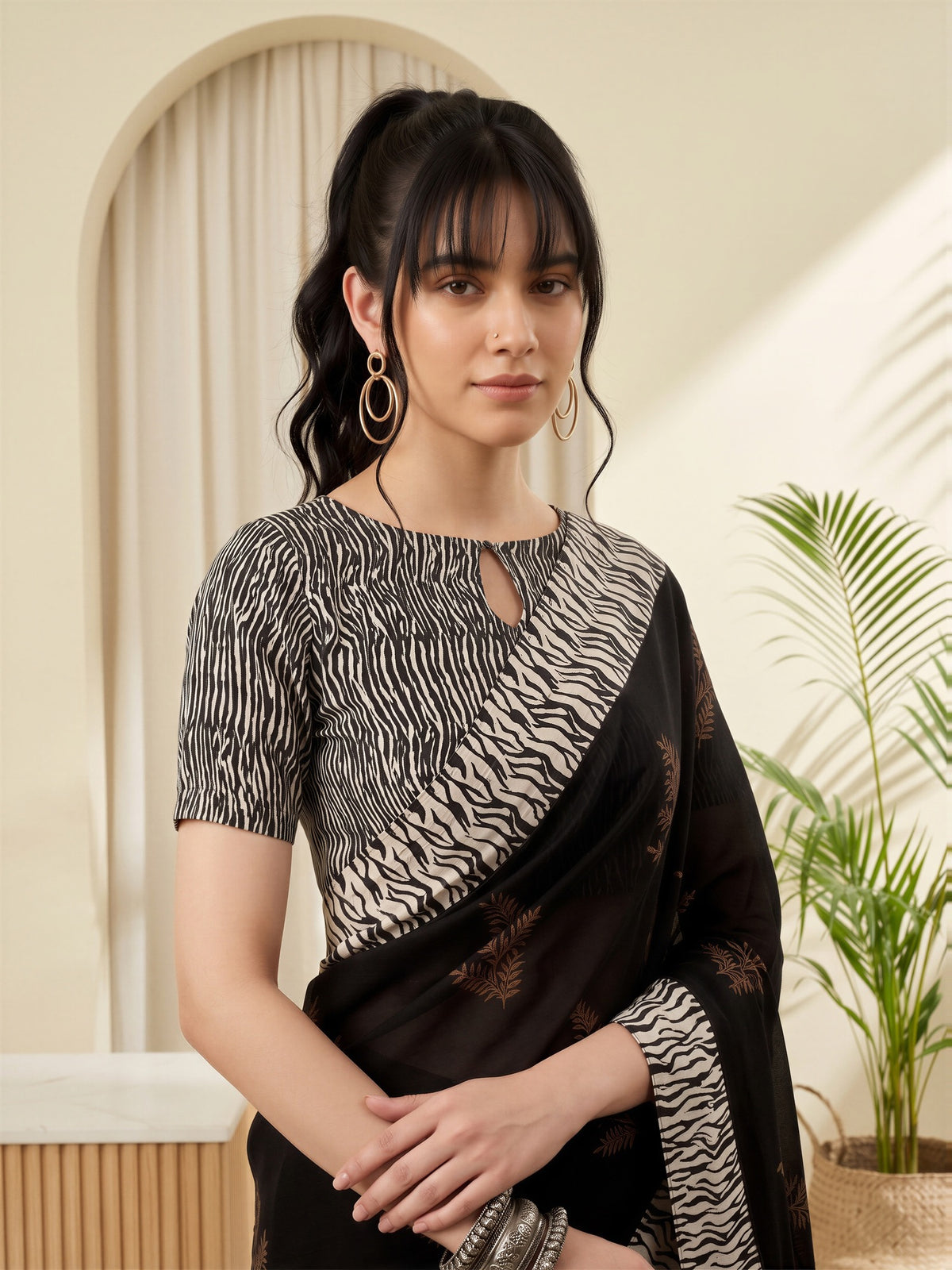 Black Bhagalpuri Silk saree – detail view 4